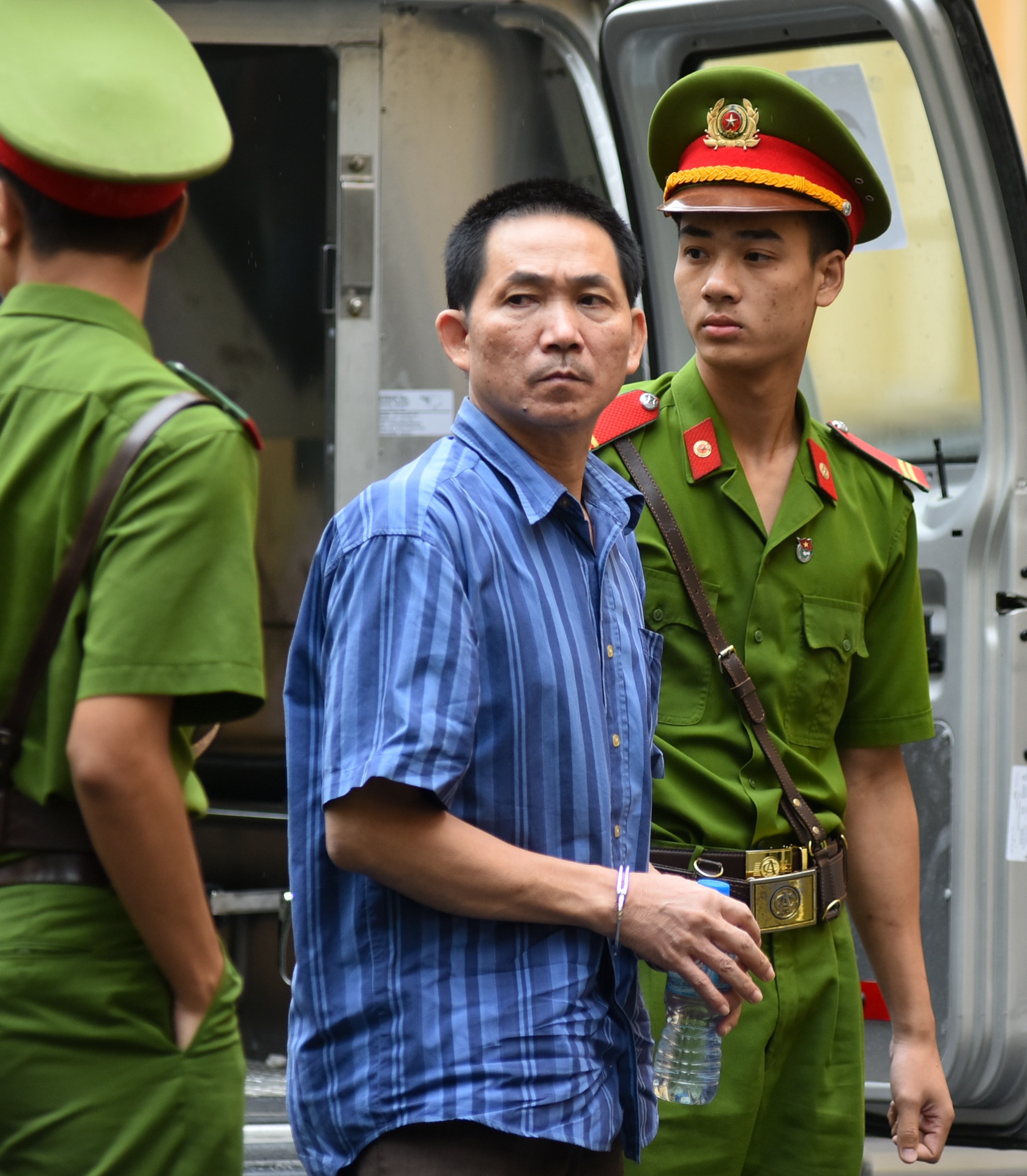 xet xu Ha Van Tham anh 1