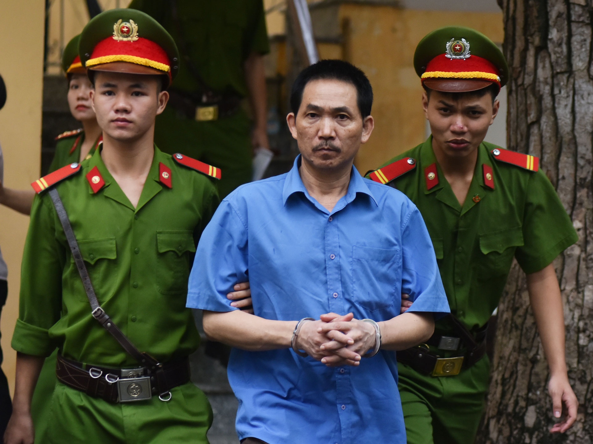 xet xu Ha Van Tham anh 1