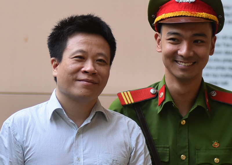 Ha Van Tham binh than khi khong duoc VKS de nghi giam an hinh anh