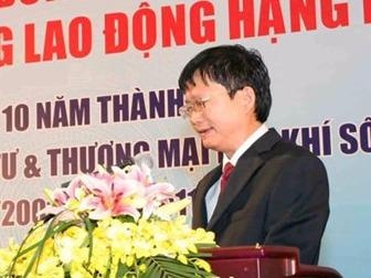 Bat em trai ong Dinh La Thang hinh anh