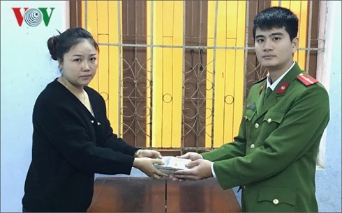 Nhan lai gan 100 trieu dong sau gan mot ngay bi trom hinh anh