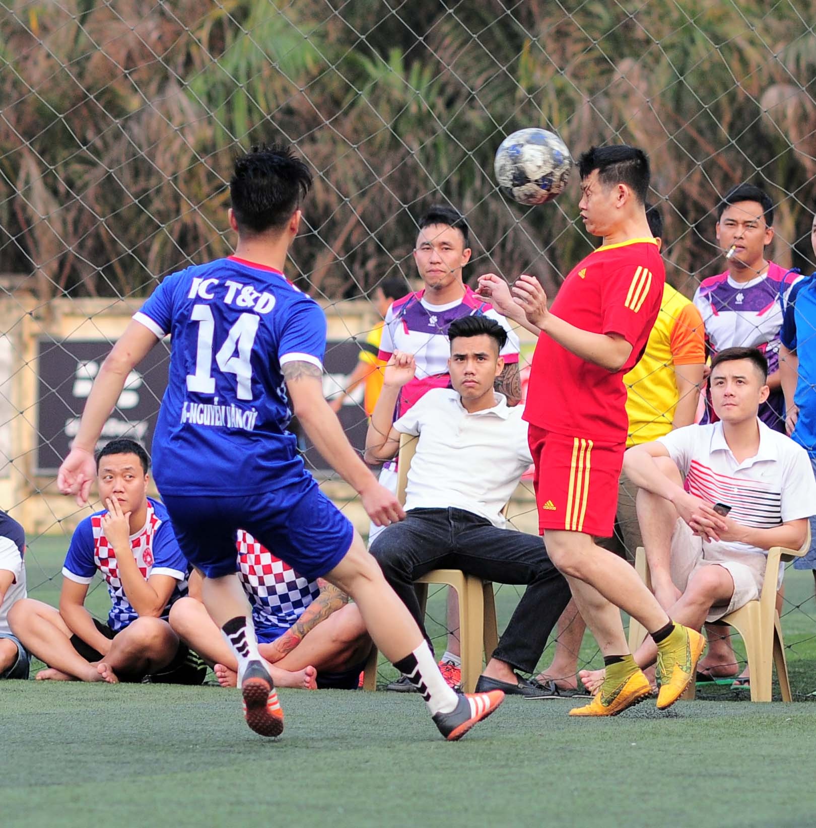 Van Quyen chan thuong anh 2