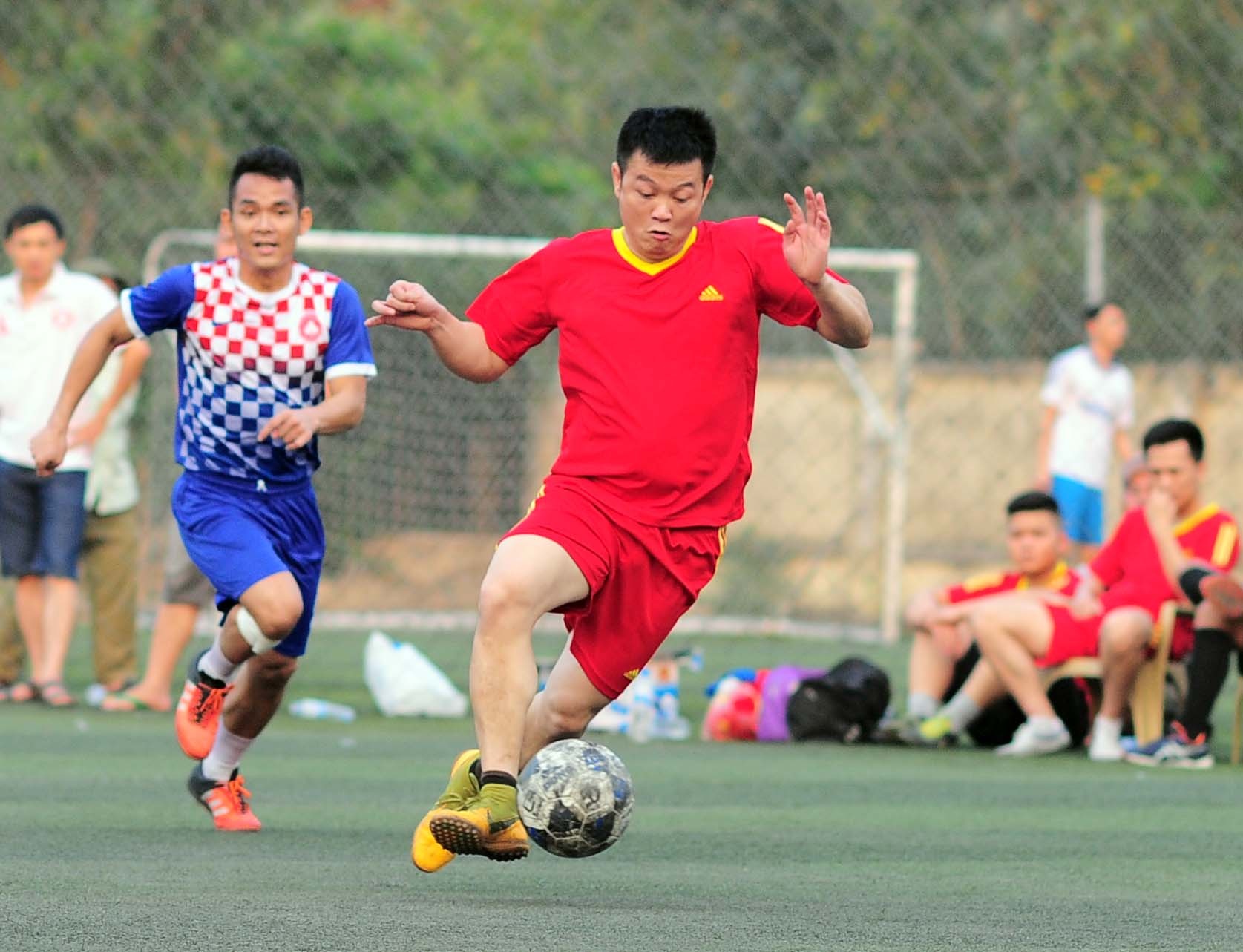 Van Quyen chan thuong anh 3