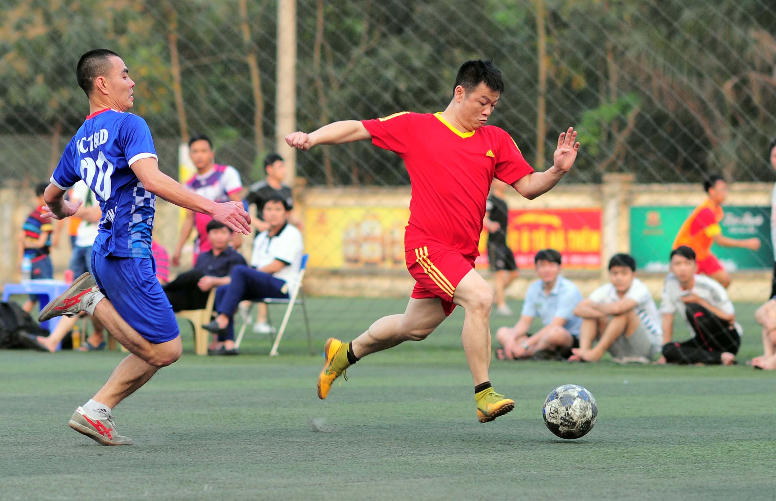 Van Quyen chan thuong anh 4