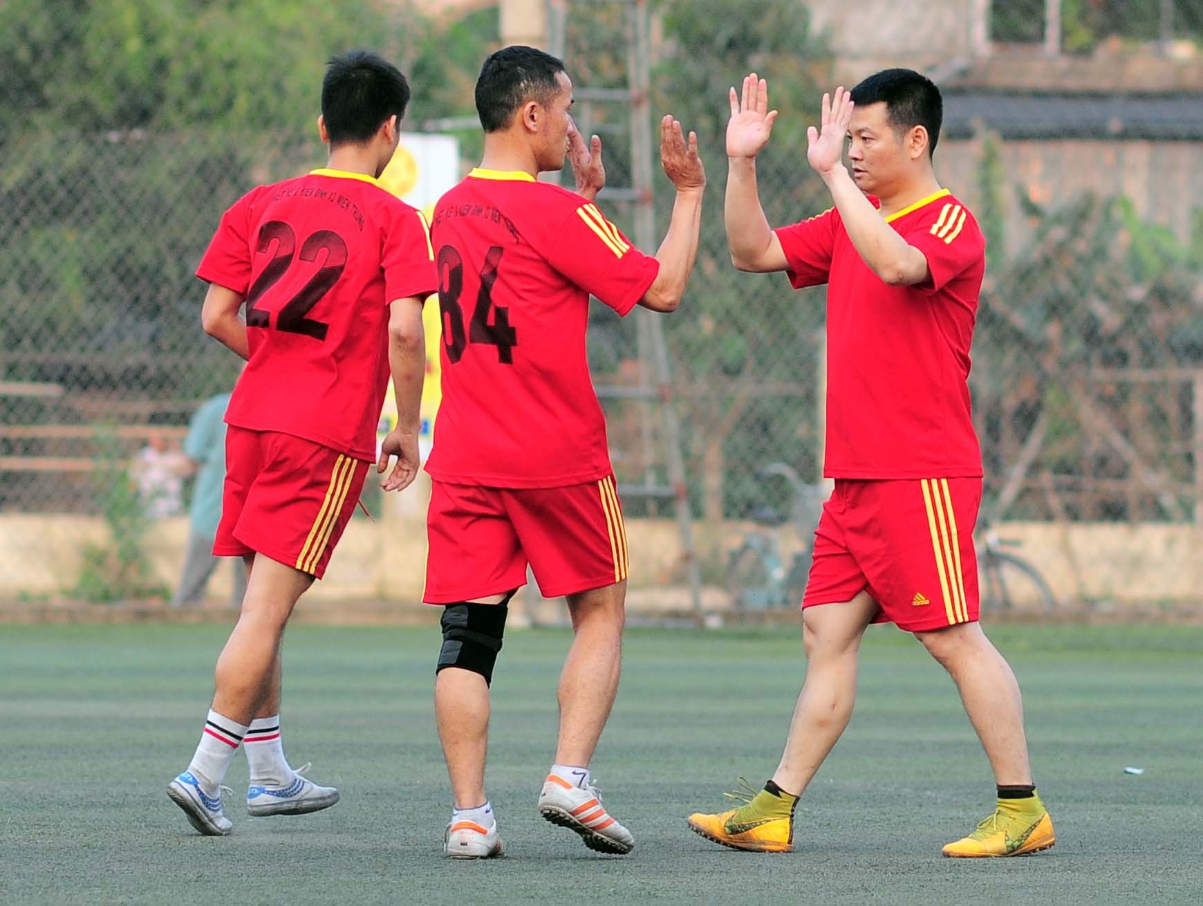 Van Quyen chan thuong anh 8