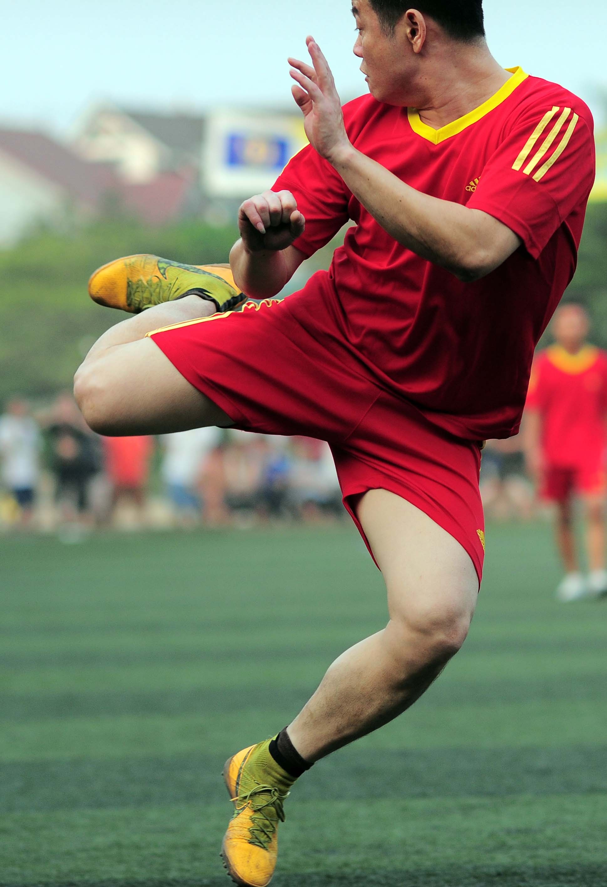 Van Quyen chan thuong anh 10