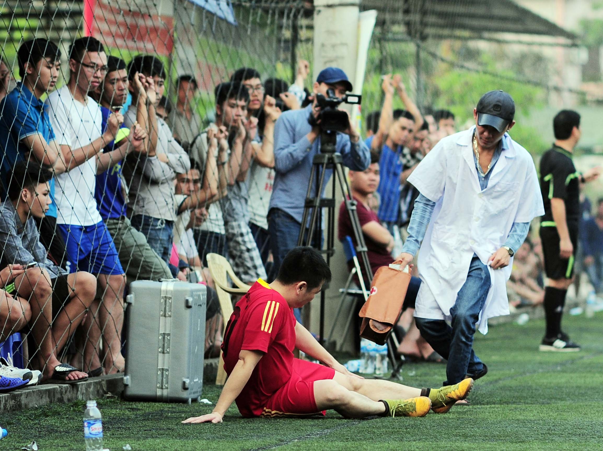 Van Quyen chan thuong anh 12