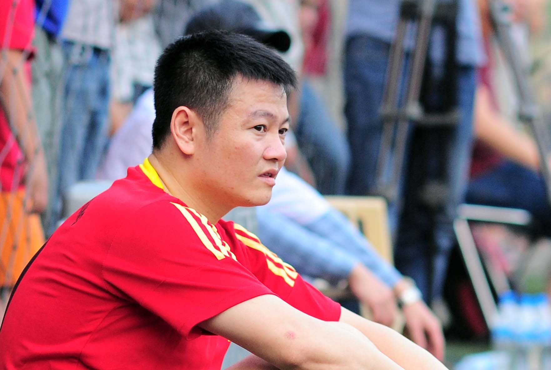 Van Quyen chan thuong vi thuc dem trong con gai hinh anh