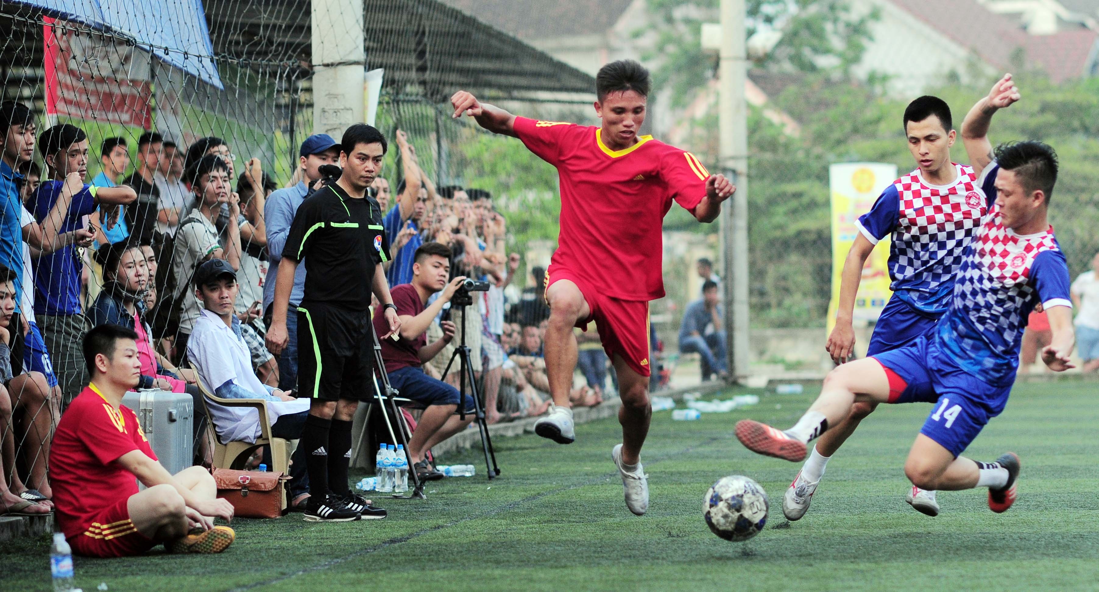 Van Quyen chan thuong anh 13