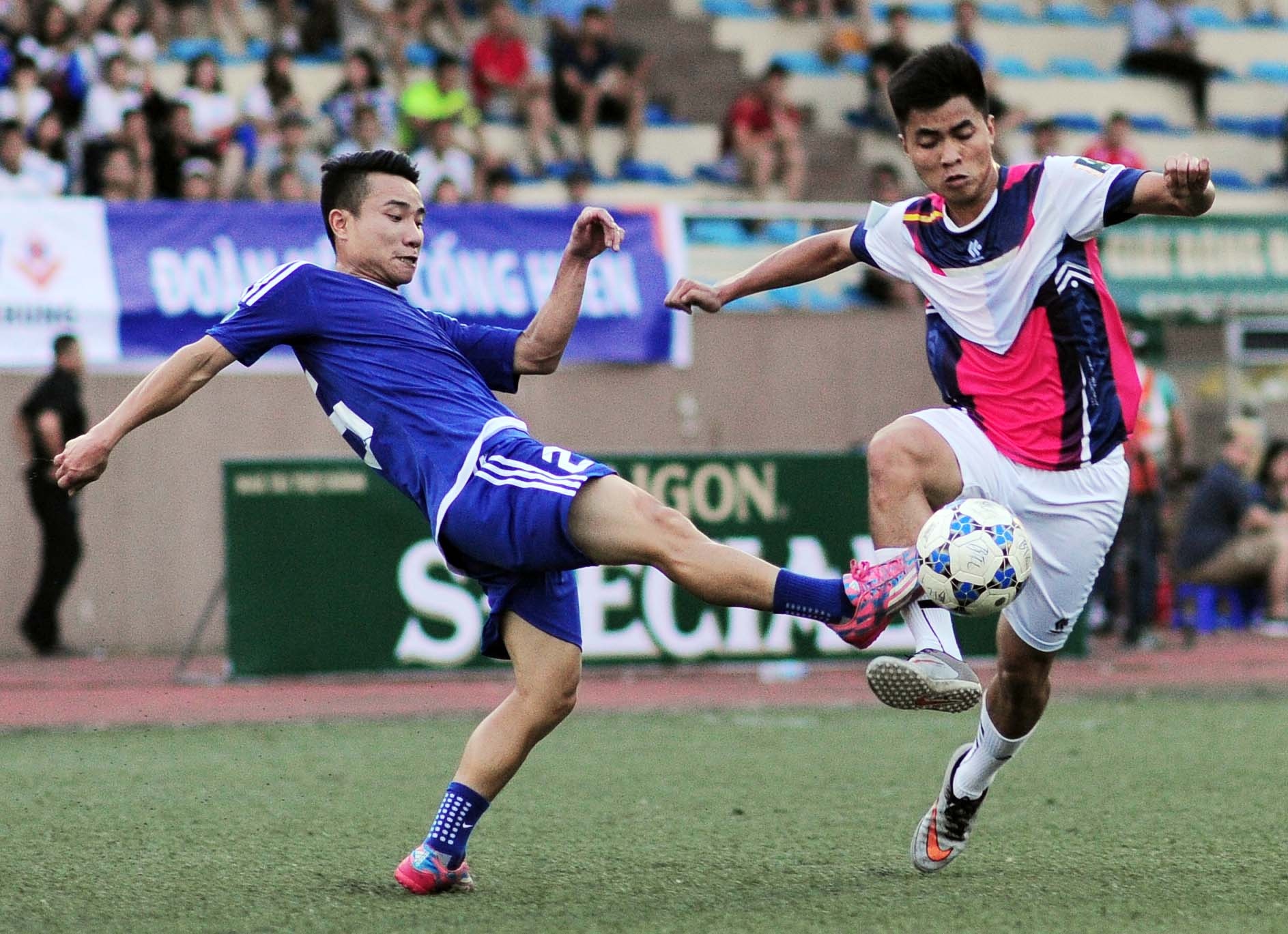 Văn Quyết chơi bóng đá phong trào ảnh 11 Van Quyet choi bong da phong trao anh 11