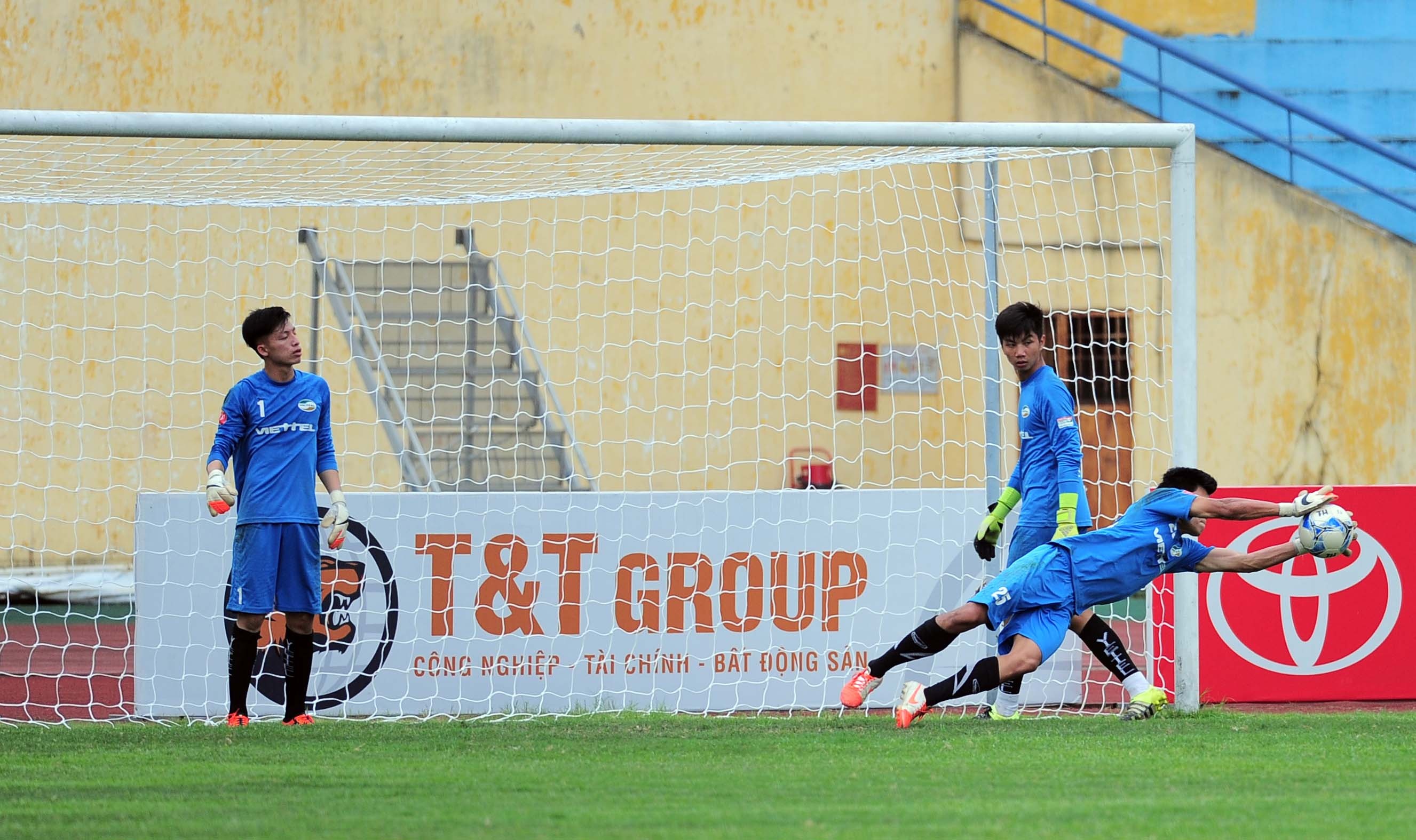 Viettel quyet tam thang Nam Dinh anh 8