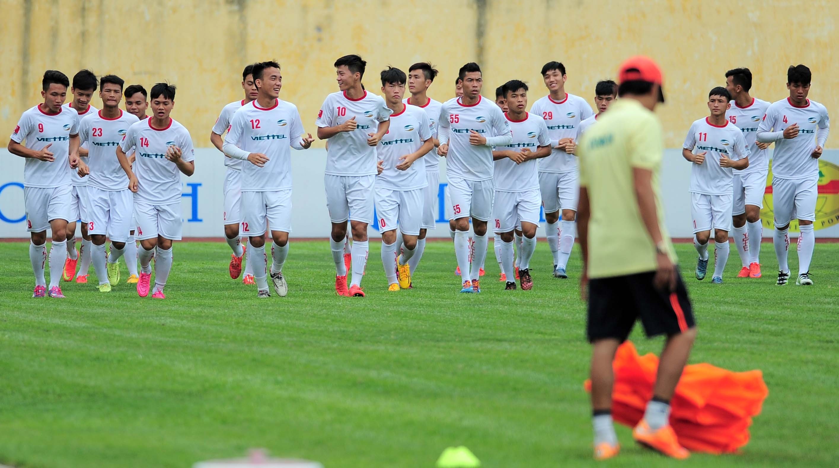 Viettel quyet tam thang Nam Dinh anh 4