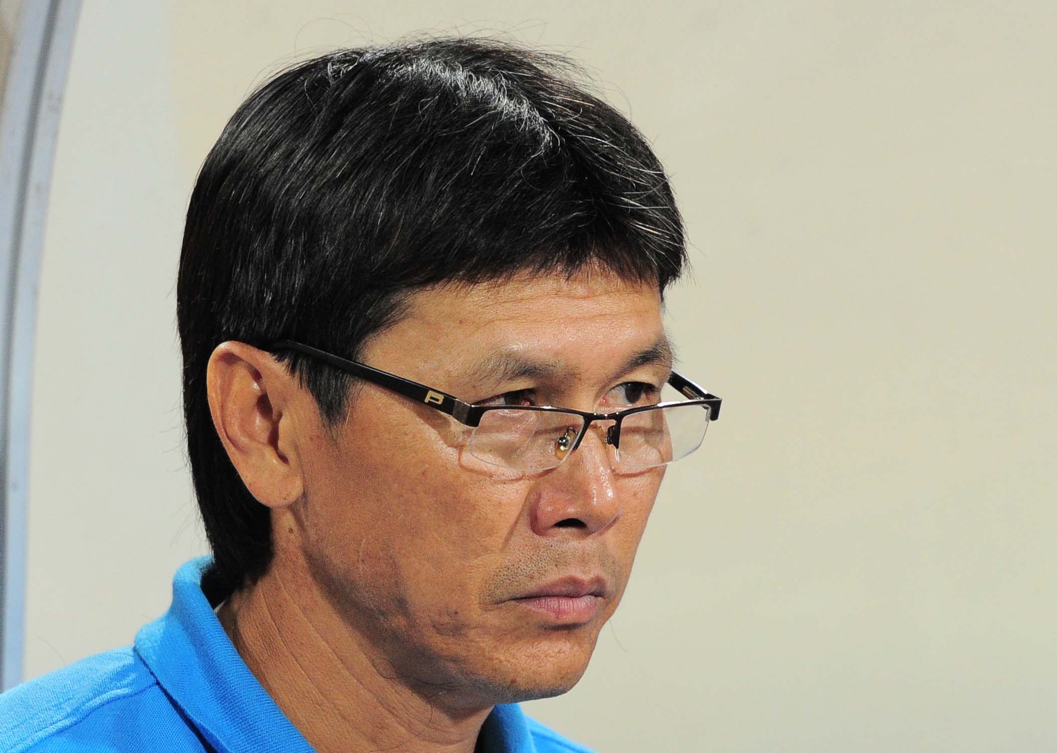 Tran Cong Minh va nhung lan rot nuoc mat tren san bong hinh anh