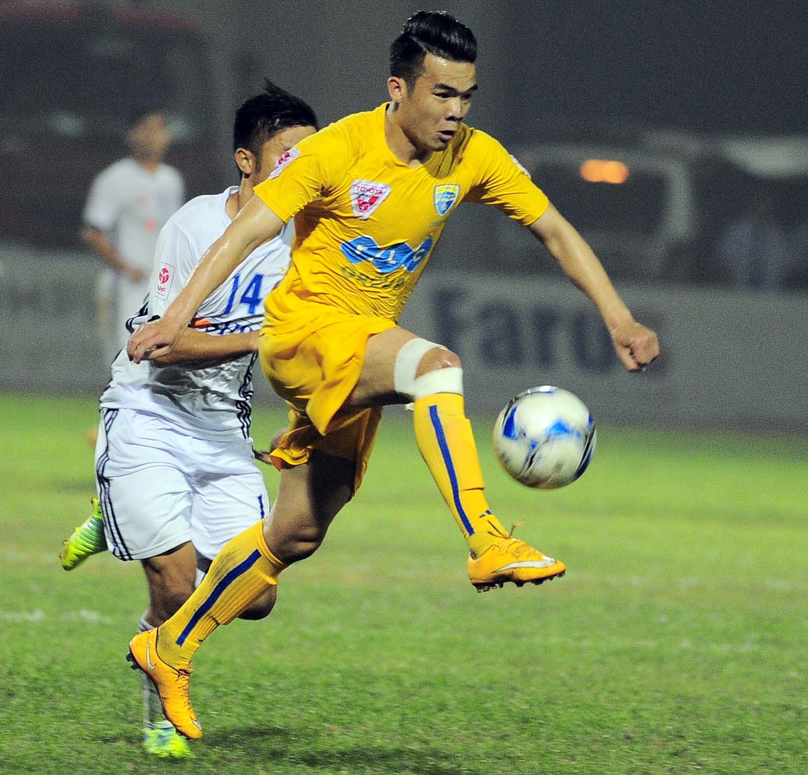 Thanh Hoa quyet thang SLNA anh 2