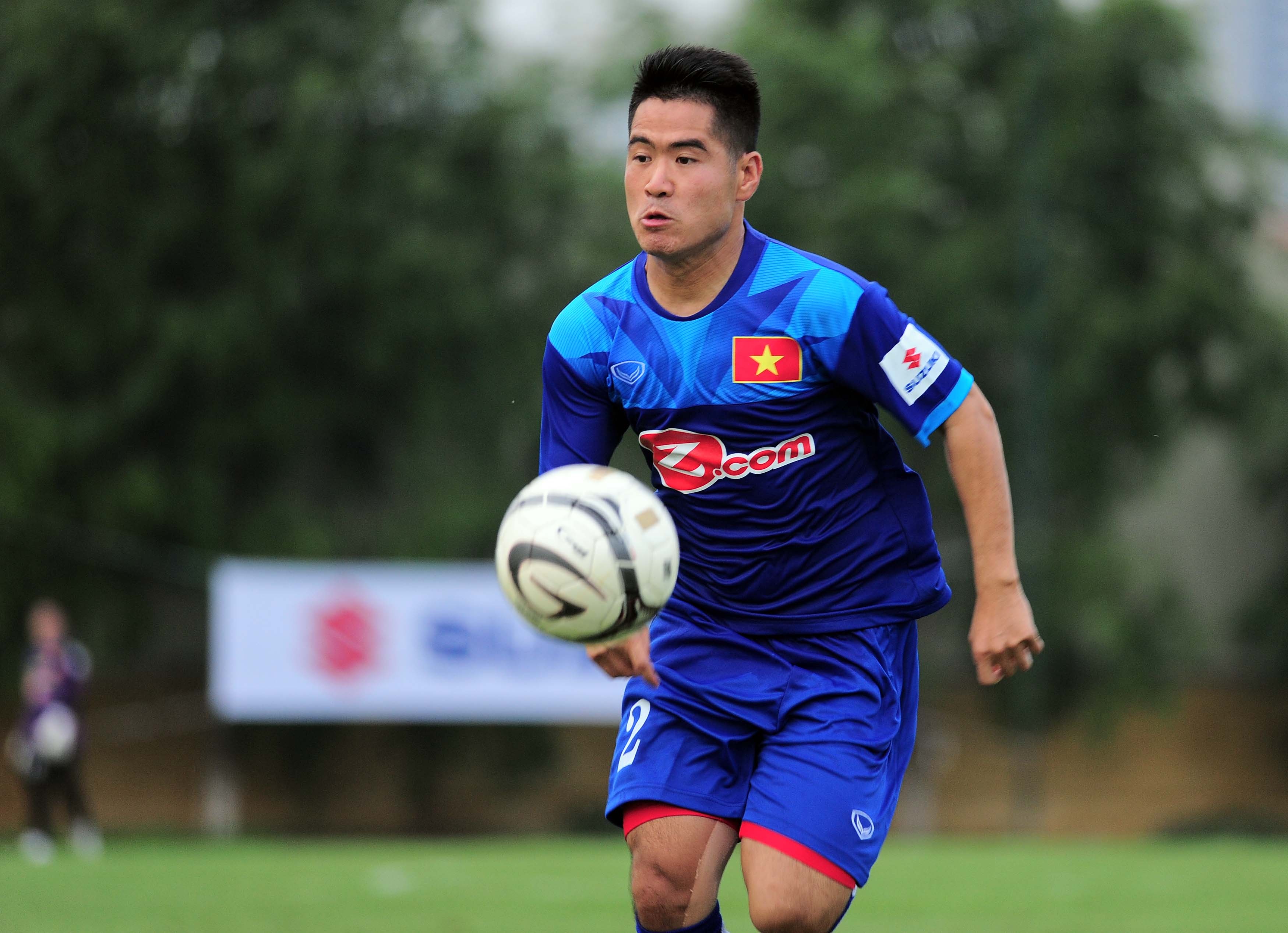 Cau thu tuyen Viet Nam che san tap kho da hinh anh