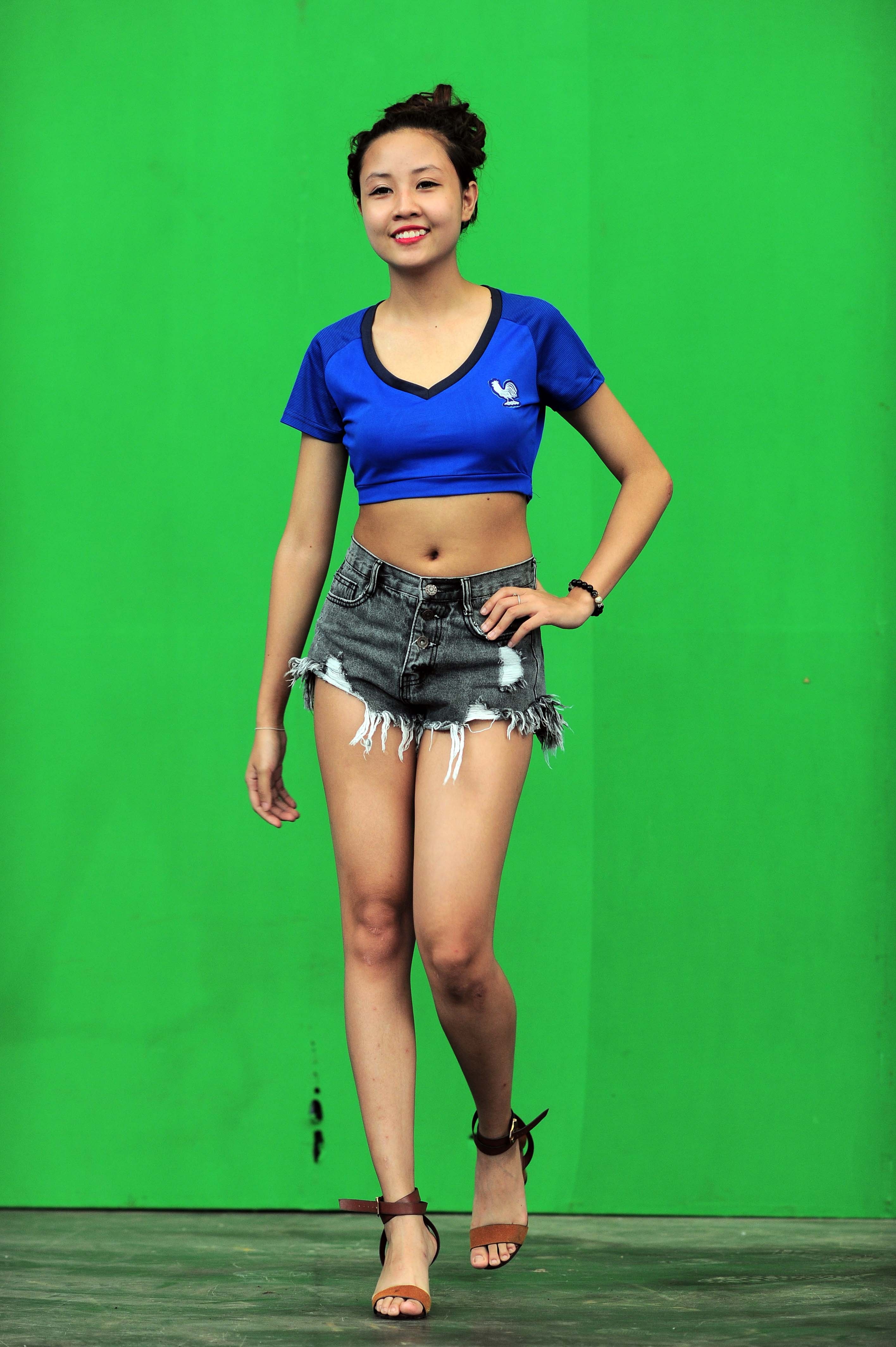 ban gai ca sy Quang Le anh 6