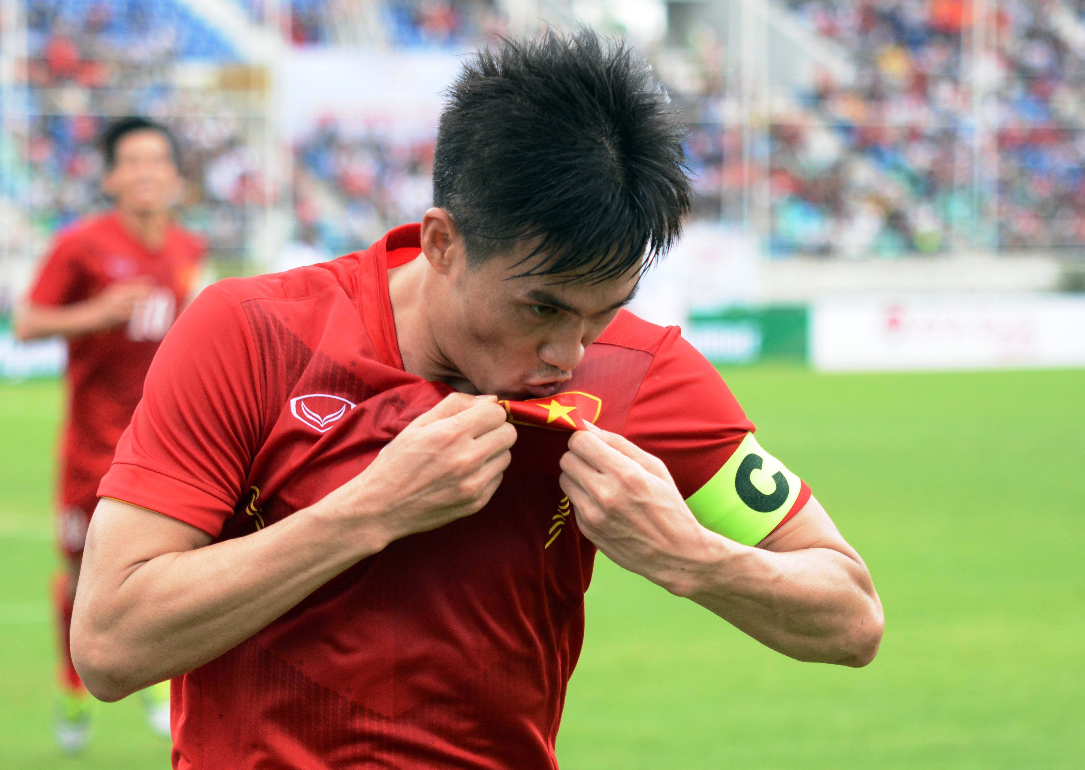 DTVN tranh cup tu hung sau tran thang kich tinh Hong Kong hinh anh