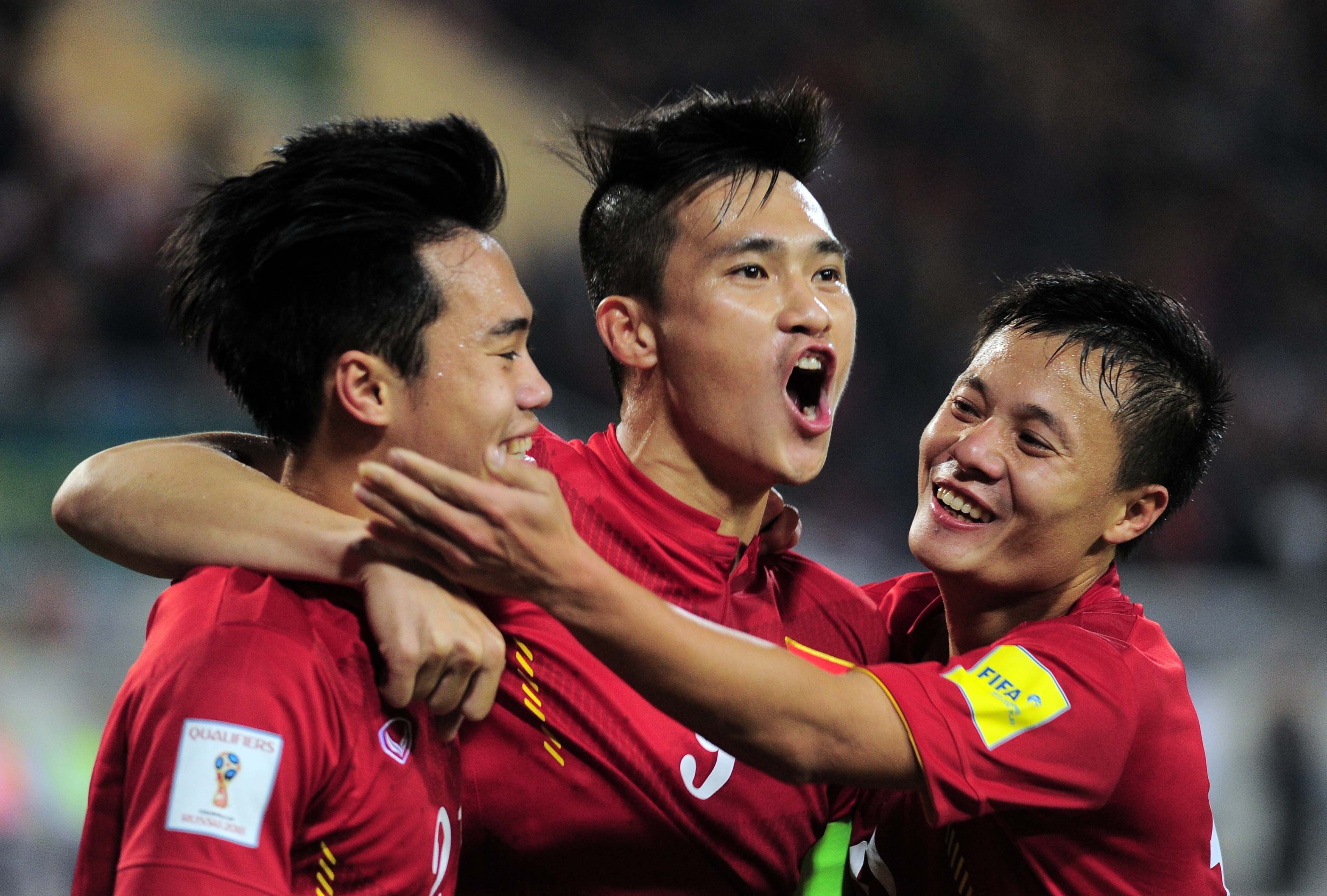 Chuyen Huu Thang, Cong Vinh va Van Quyen hinh anh