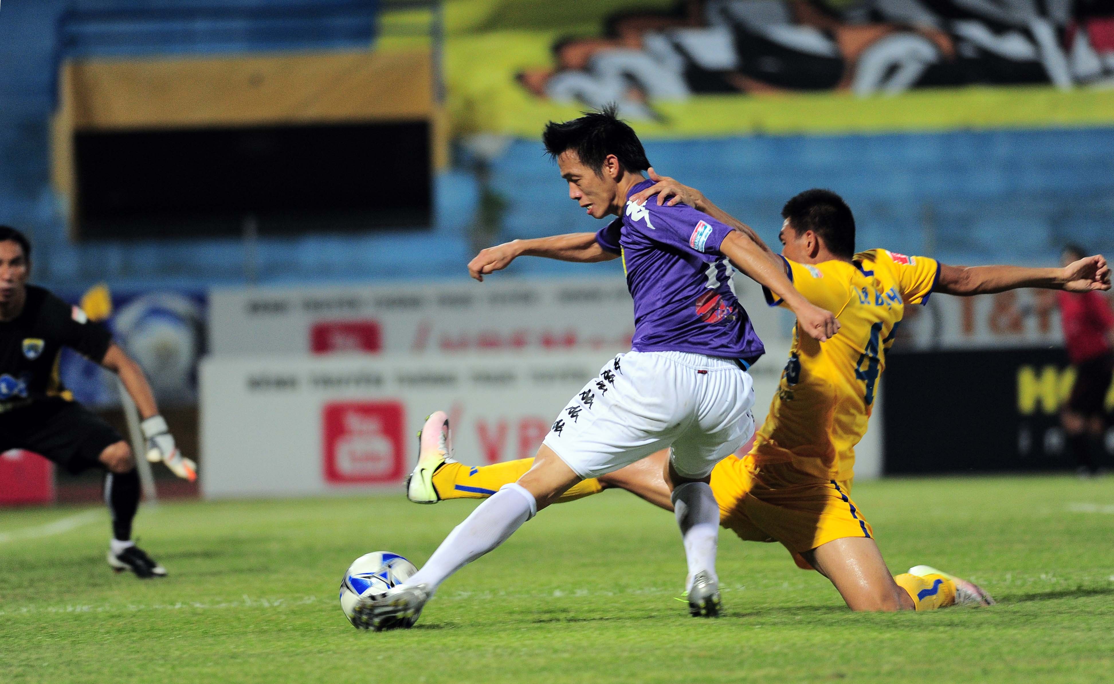 Văn Quyết ghi bàn đẳng cấp ảnh 5 Van Quyet ghi ban dang cap anh 5