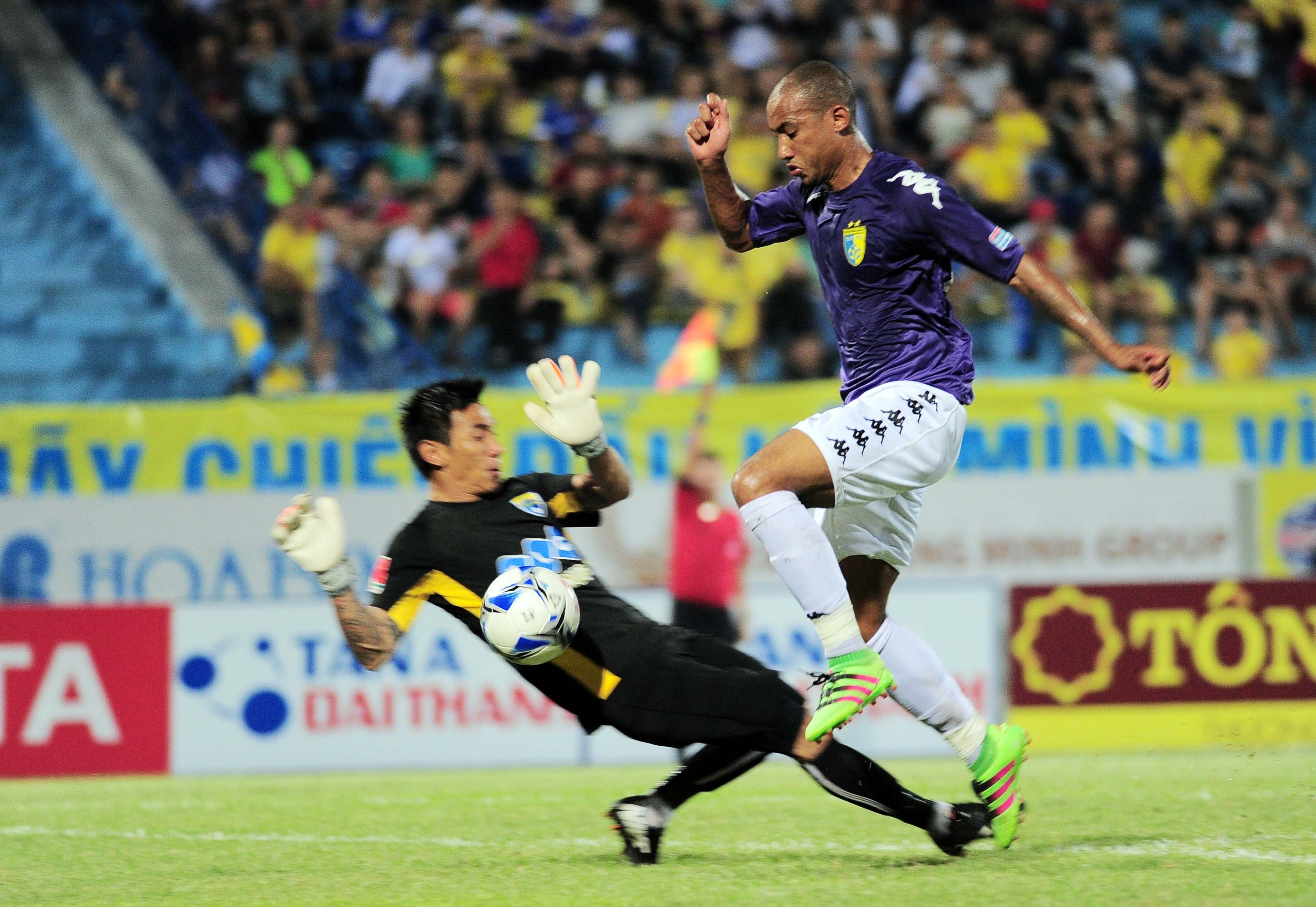 Văn Quyết ghi bàn đẳng cấp ảnh 4 Van Quyet ghi ban dang cap anh 4