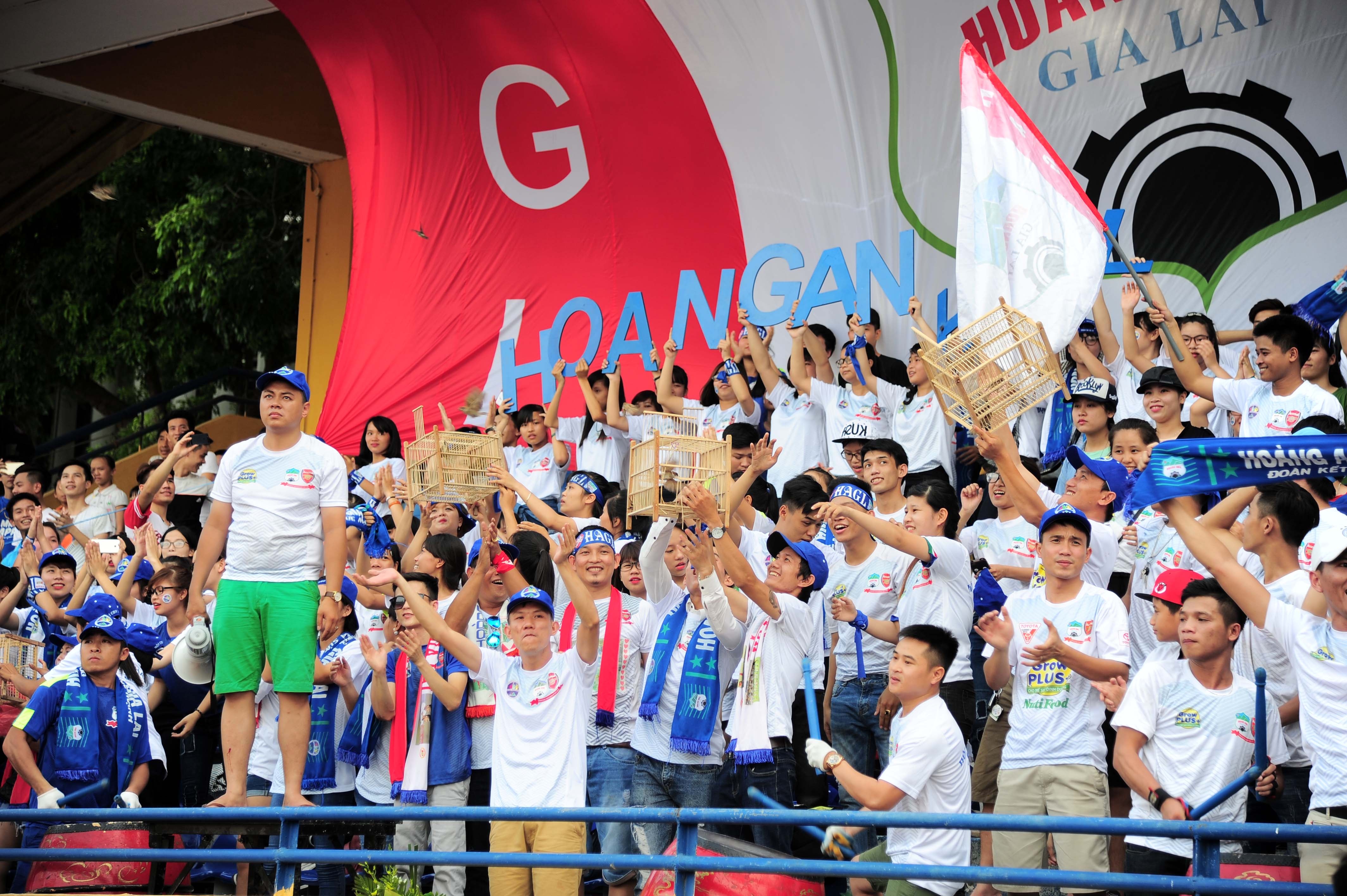 HA.GL thua dam HN T&T anh 1