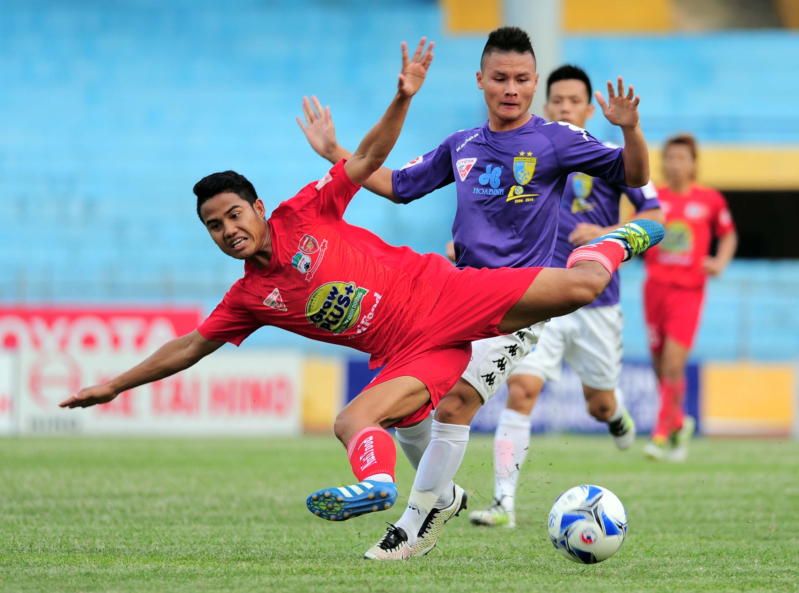 HA.GL thua dam HN T&T anh 2