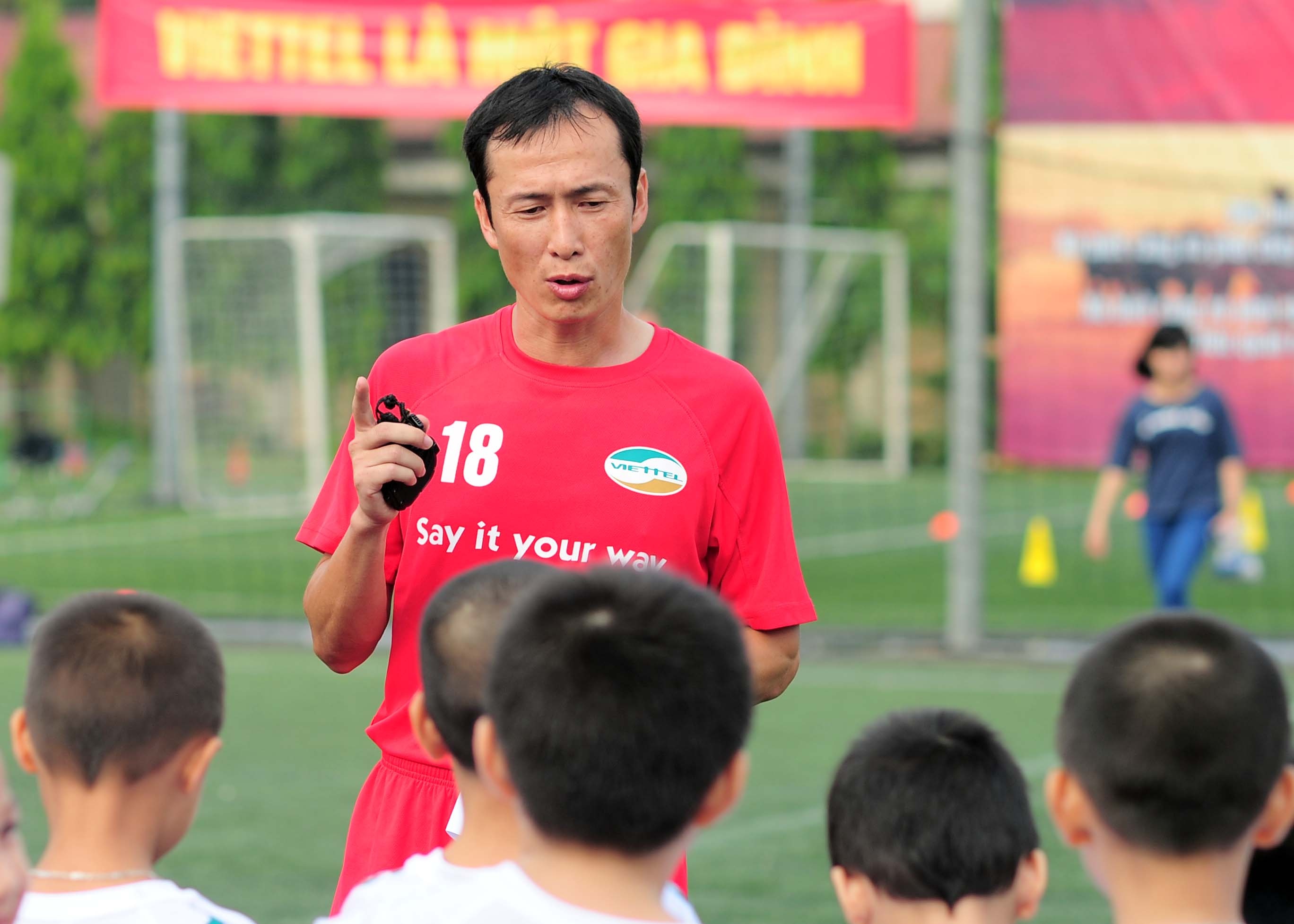 HLV Dang Phuong Nam: U16 Viet Nam khong duoc phep tren may hinh anh