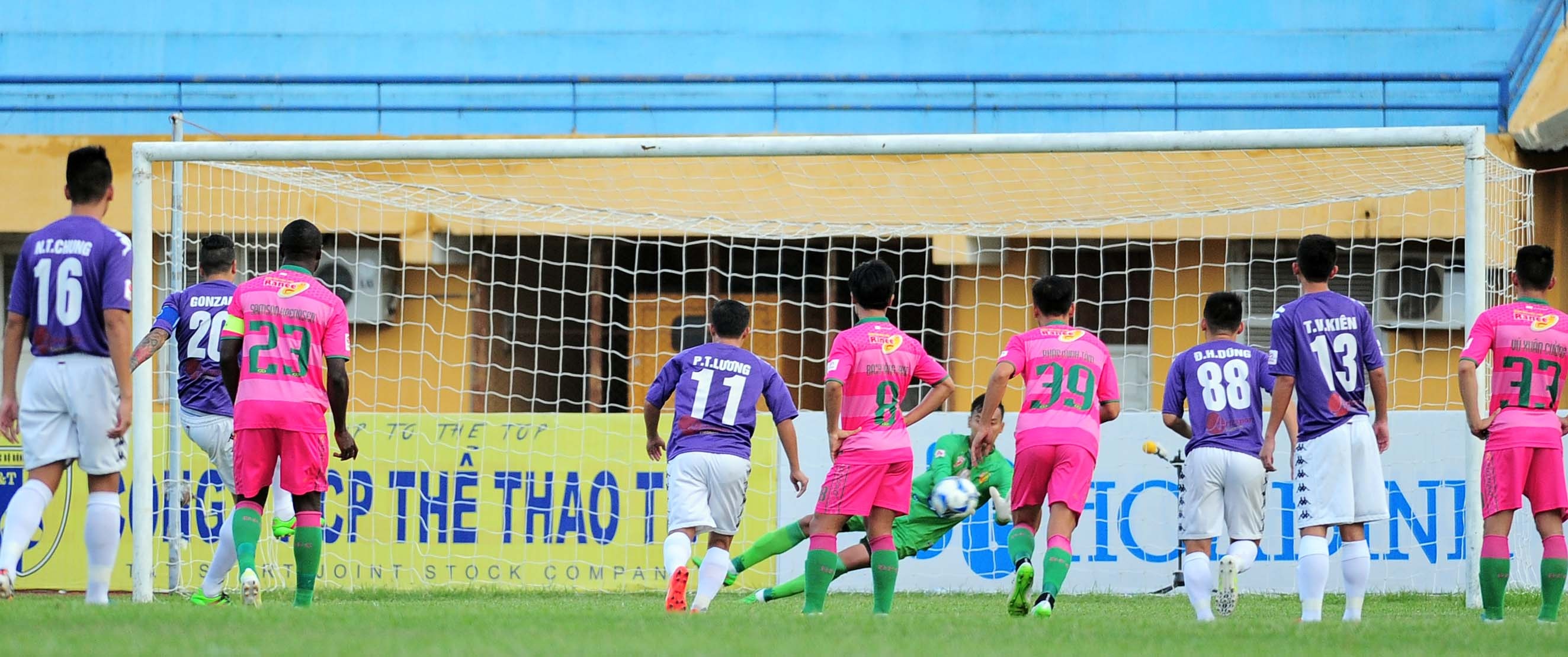 HN T&T len nhi bang anh 1