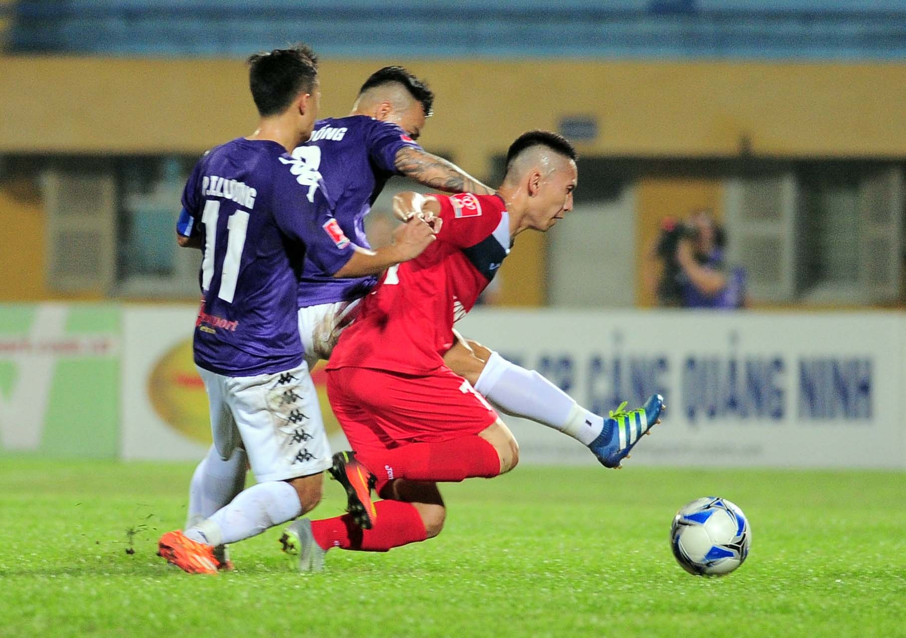 Nghiem Xuan Tu dinh chan thuong nang truoc ngay len tuyen hinh anh