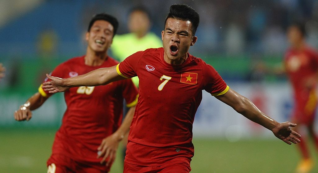 DT Viet Nam: Hoang Thinh, Van Quyet ganh viec Tuan Anh hinh anh