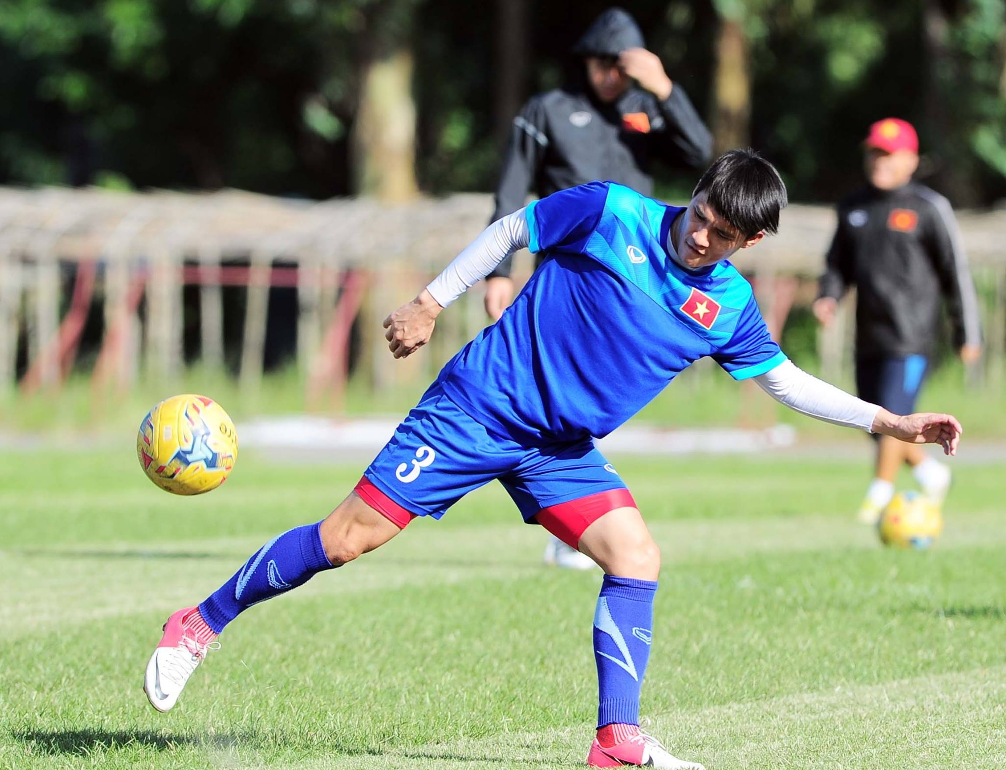 Tuyen Viet Nam tap duoi nang bong rat de dau Malaysia hinh anh