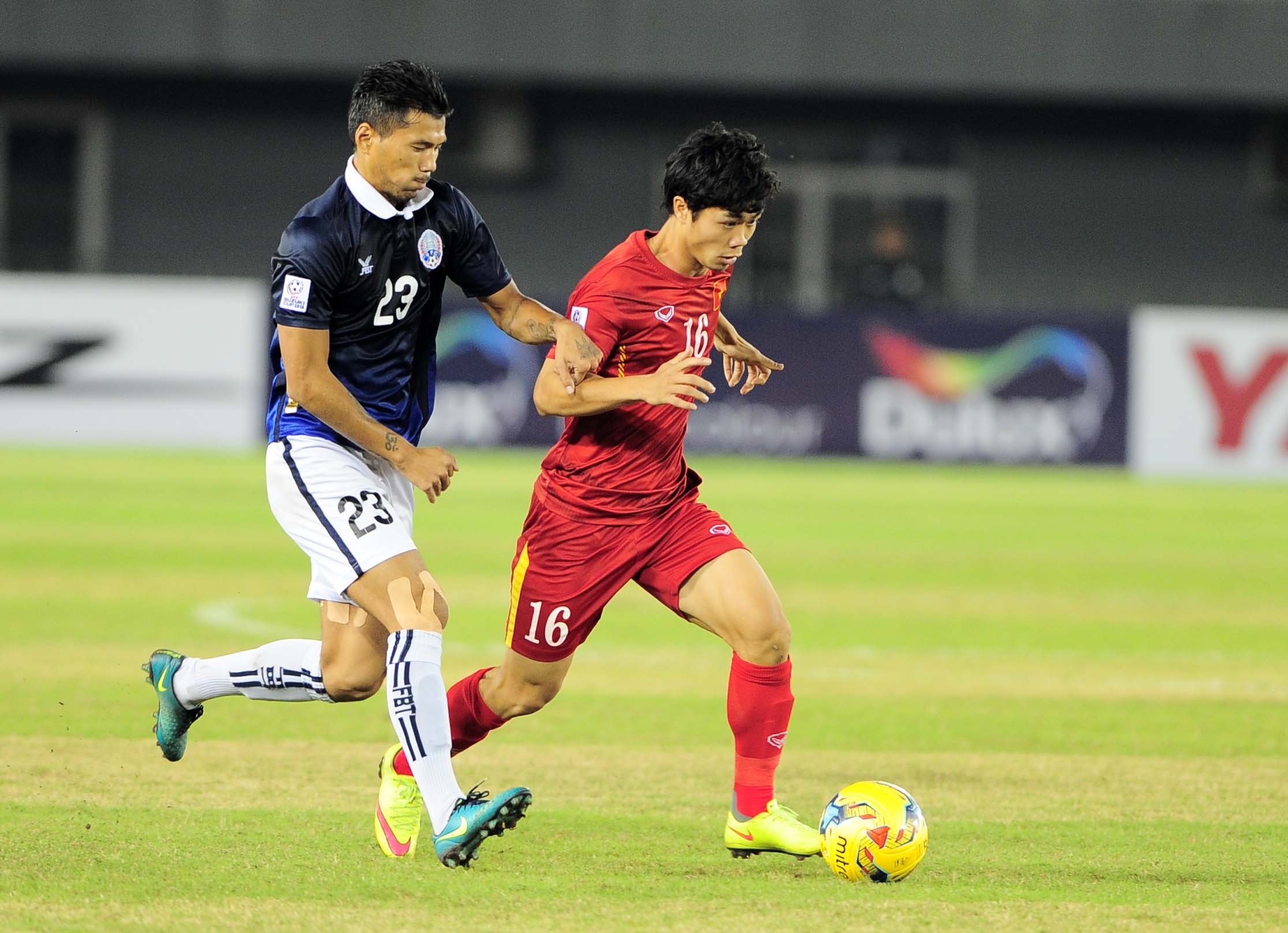 Công Phượng bất lực ảnh 1 Cong Phuong bat luc anh 1