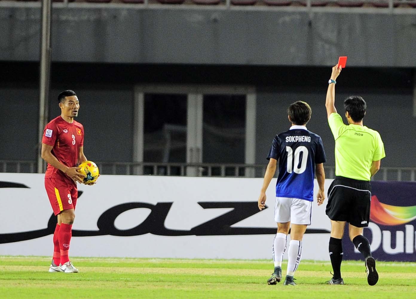 Công Phượng bất lực ảnh 2 Cong Phuong bat luc anh 2