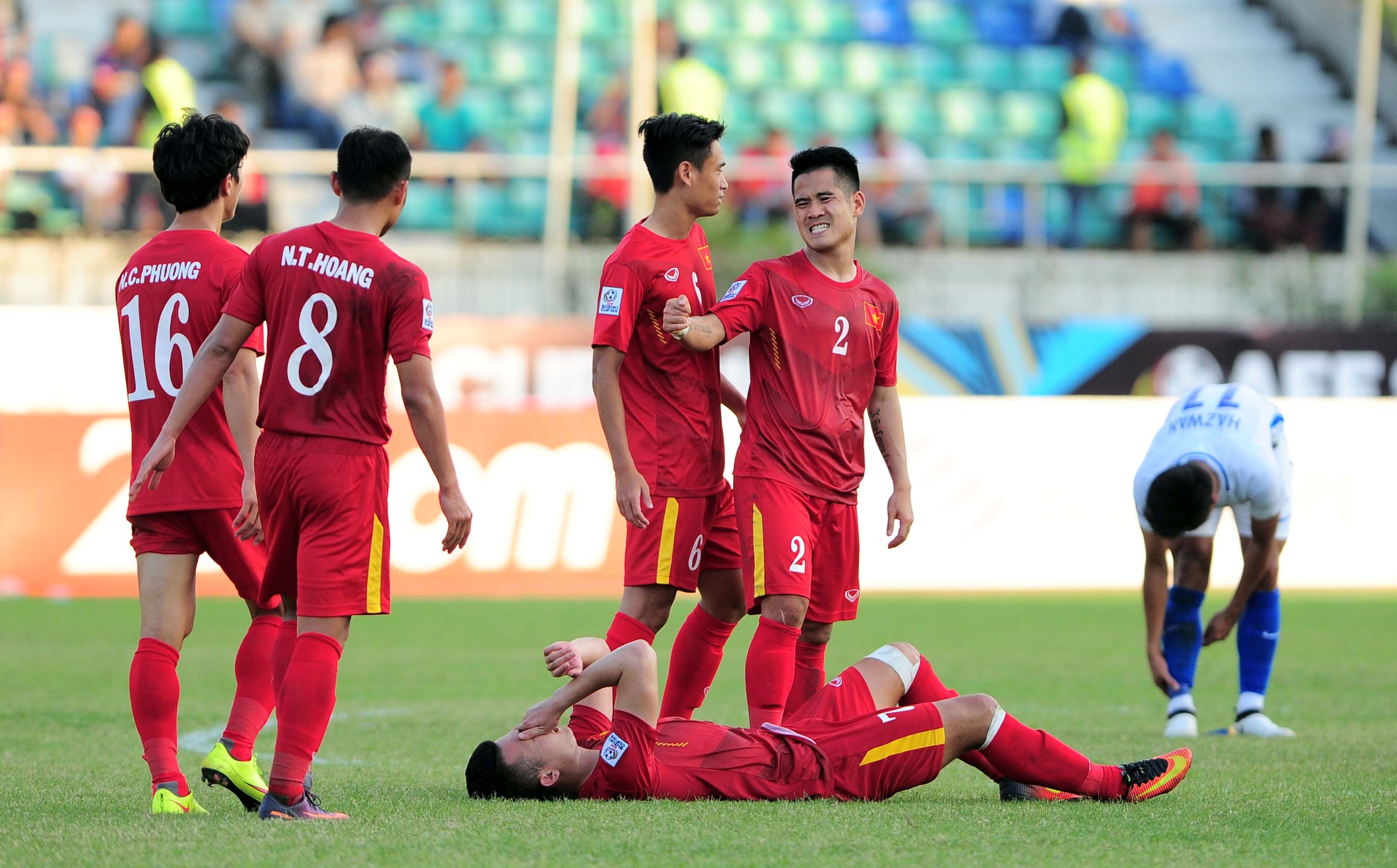 Viet Nam toan thang vao ban ket anh 10