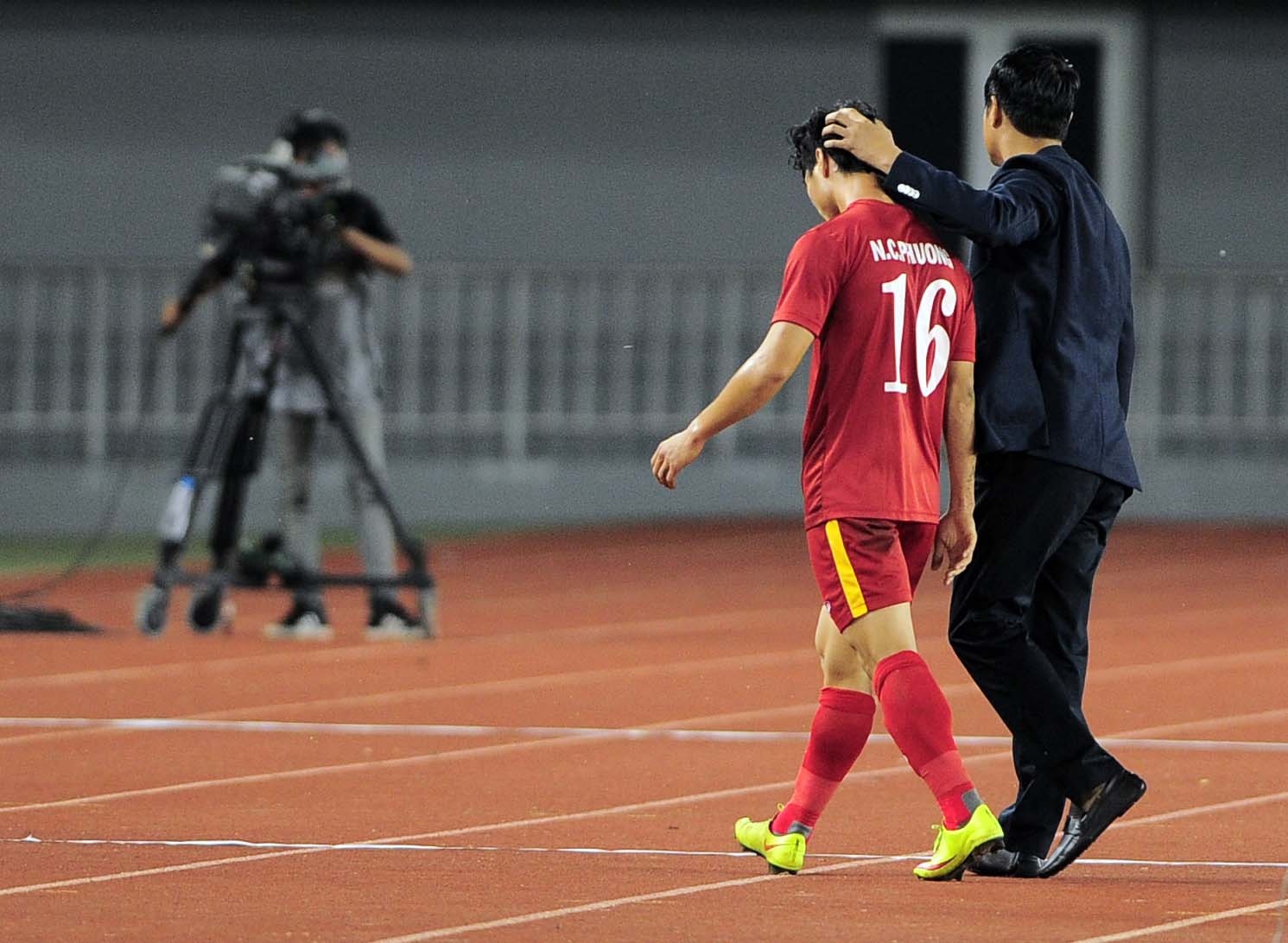 Viet Nam toan thang vao ban ket anh 13