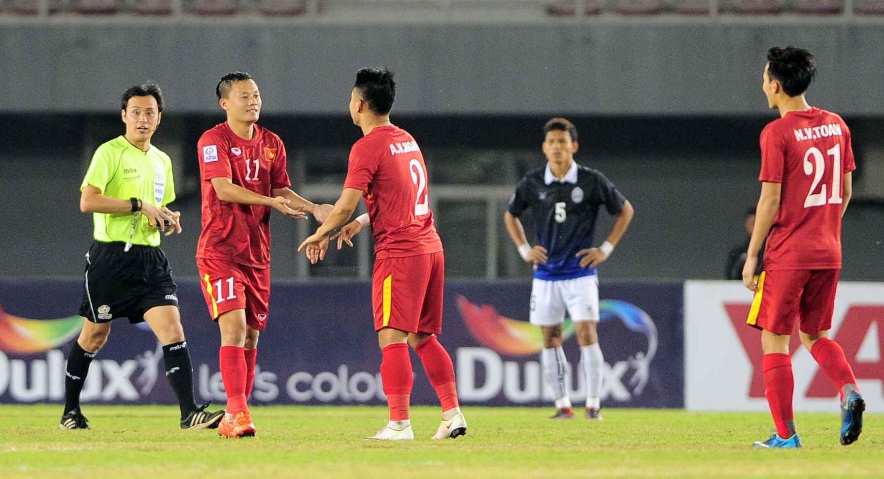 Viet Nam toan thang vao ban ket anh 15