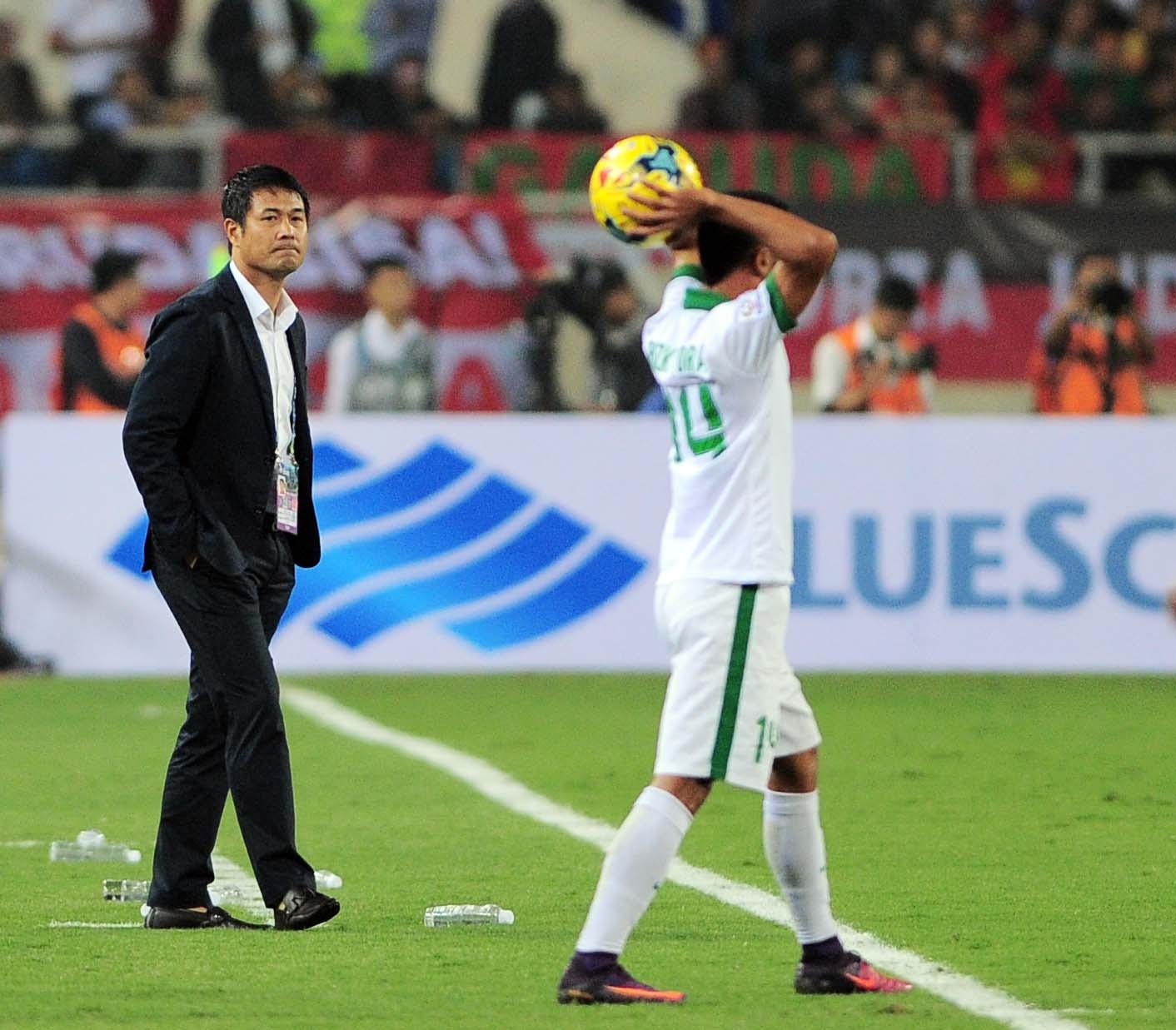 Huu Thang khong bat tay Van Toan anh 4