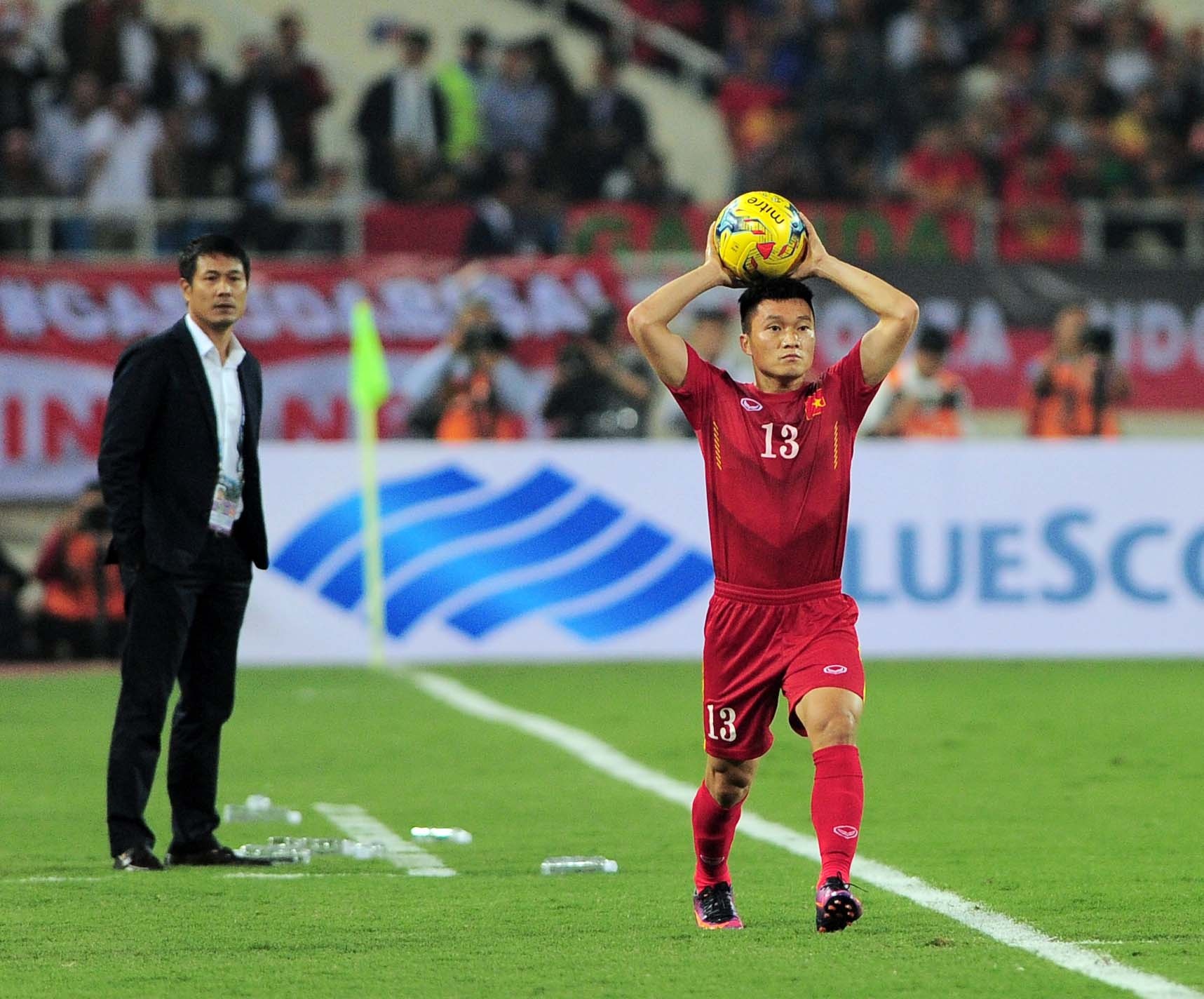 Huu Thang khong bat tay Van Toan anh 5