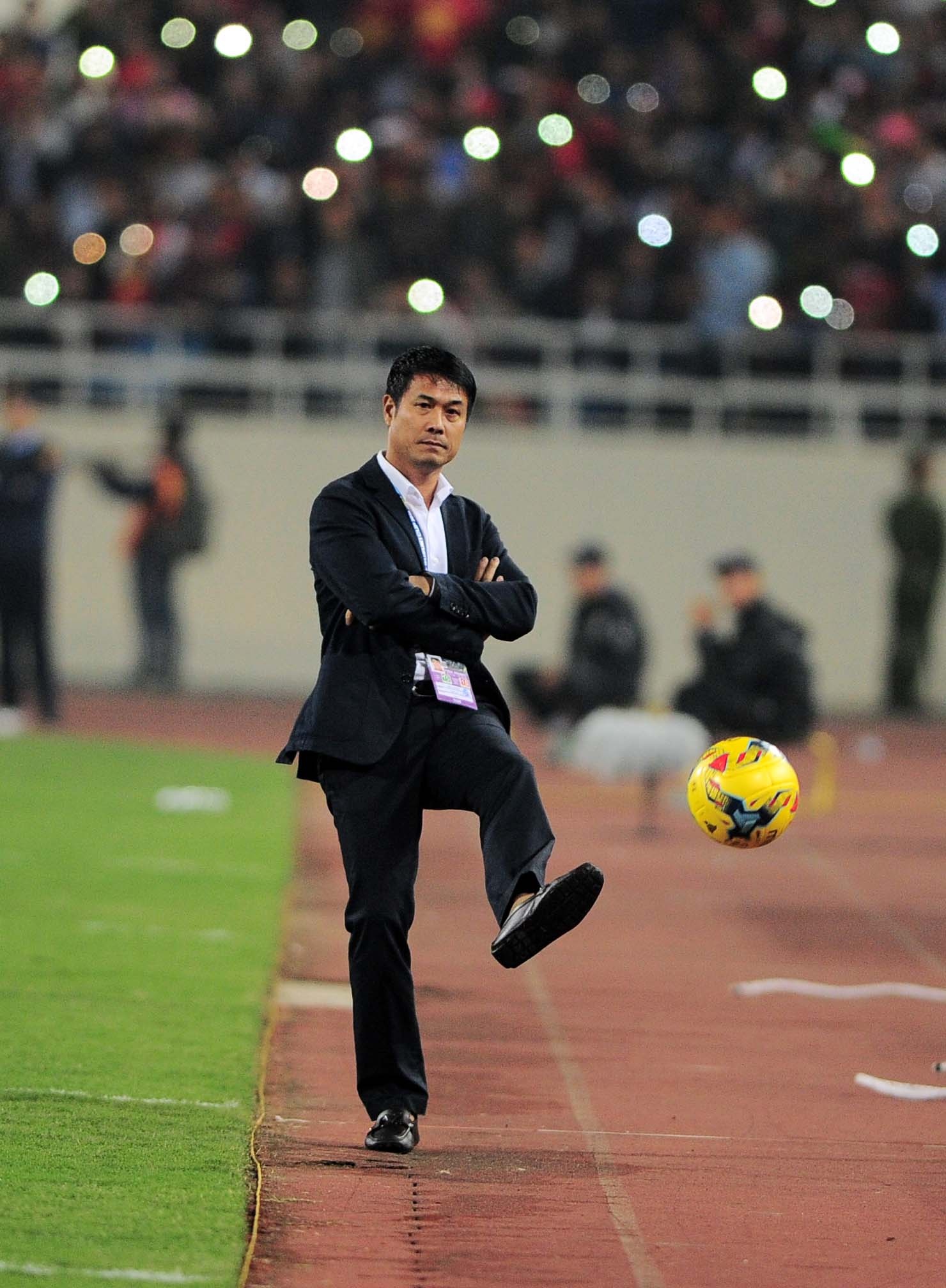 Huu Thang khong bat tay Van Toan anh 8