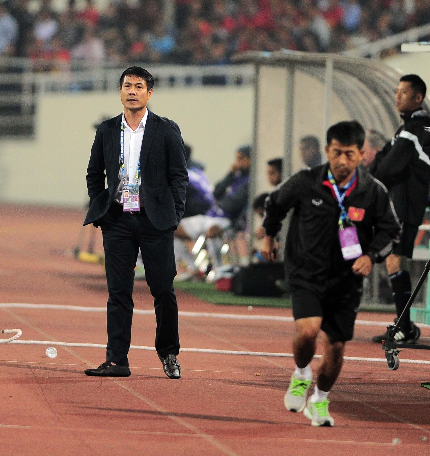 Huu Thang khong bat tay Van Toan anh 9