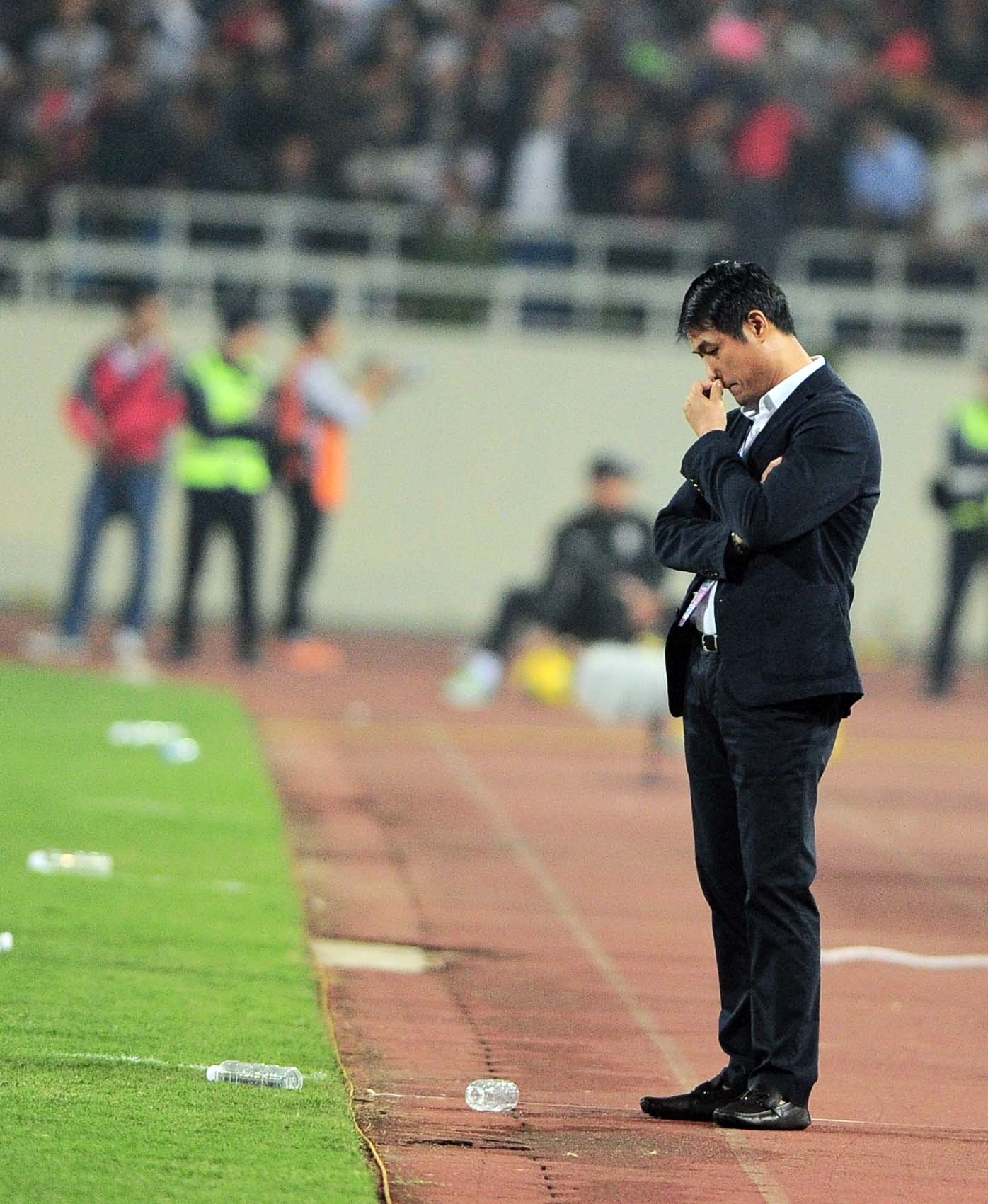 Huu Thang khong bat tay Van Toan anh 14