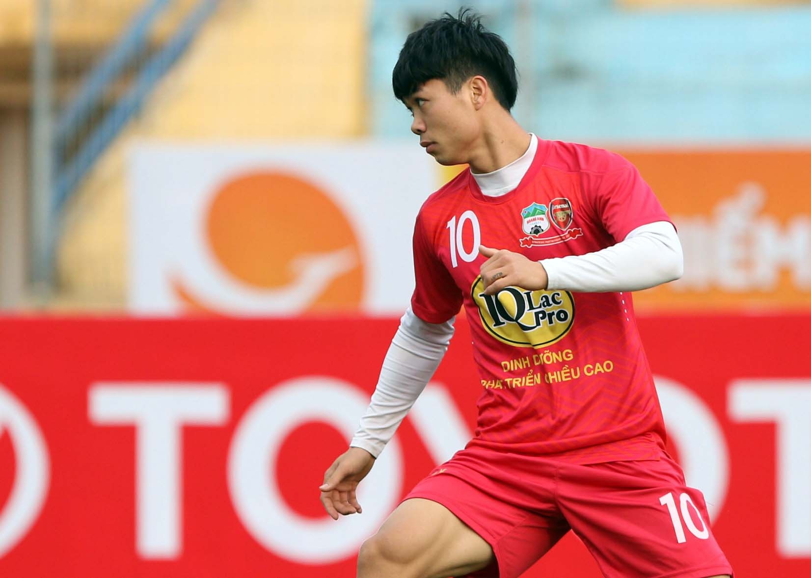 Vong 3 V.League 2017: Cho Cong Phuong doi vai hinh anh