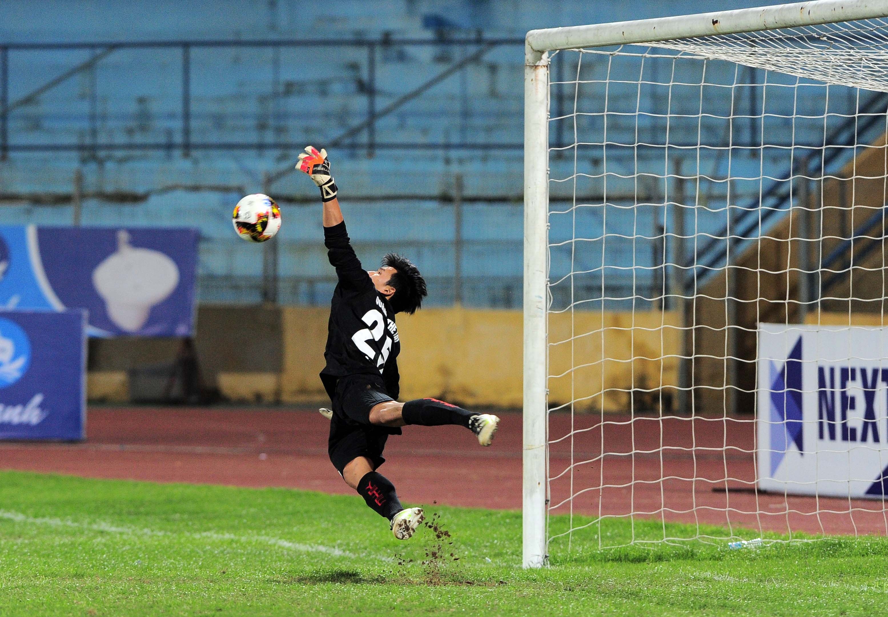 tien dao U19 Viet Nam chan thuong anh 10