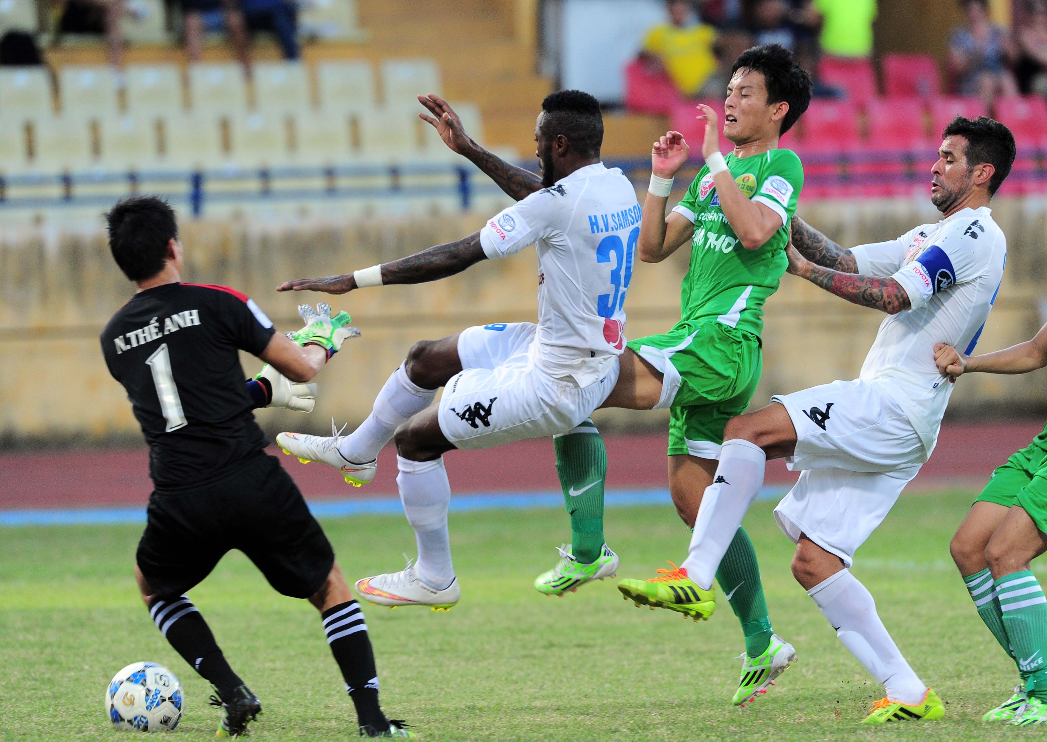 trung ve Van Khanh bi bau Duc duoi anh 1