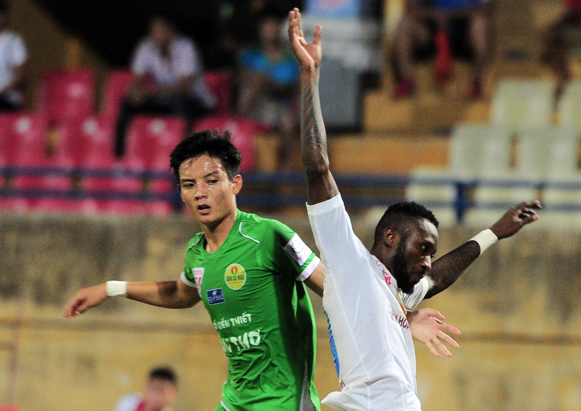 Hoang Van Khanh: Nen nguoi sau khi bi bau Duc duoi hinh anh