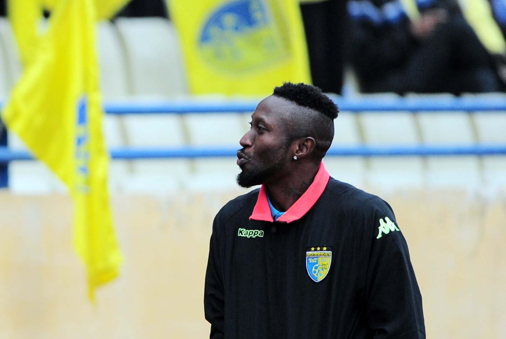 Bong da Viet va su chi phoi tu mang xa hoi hinh anh