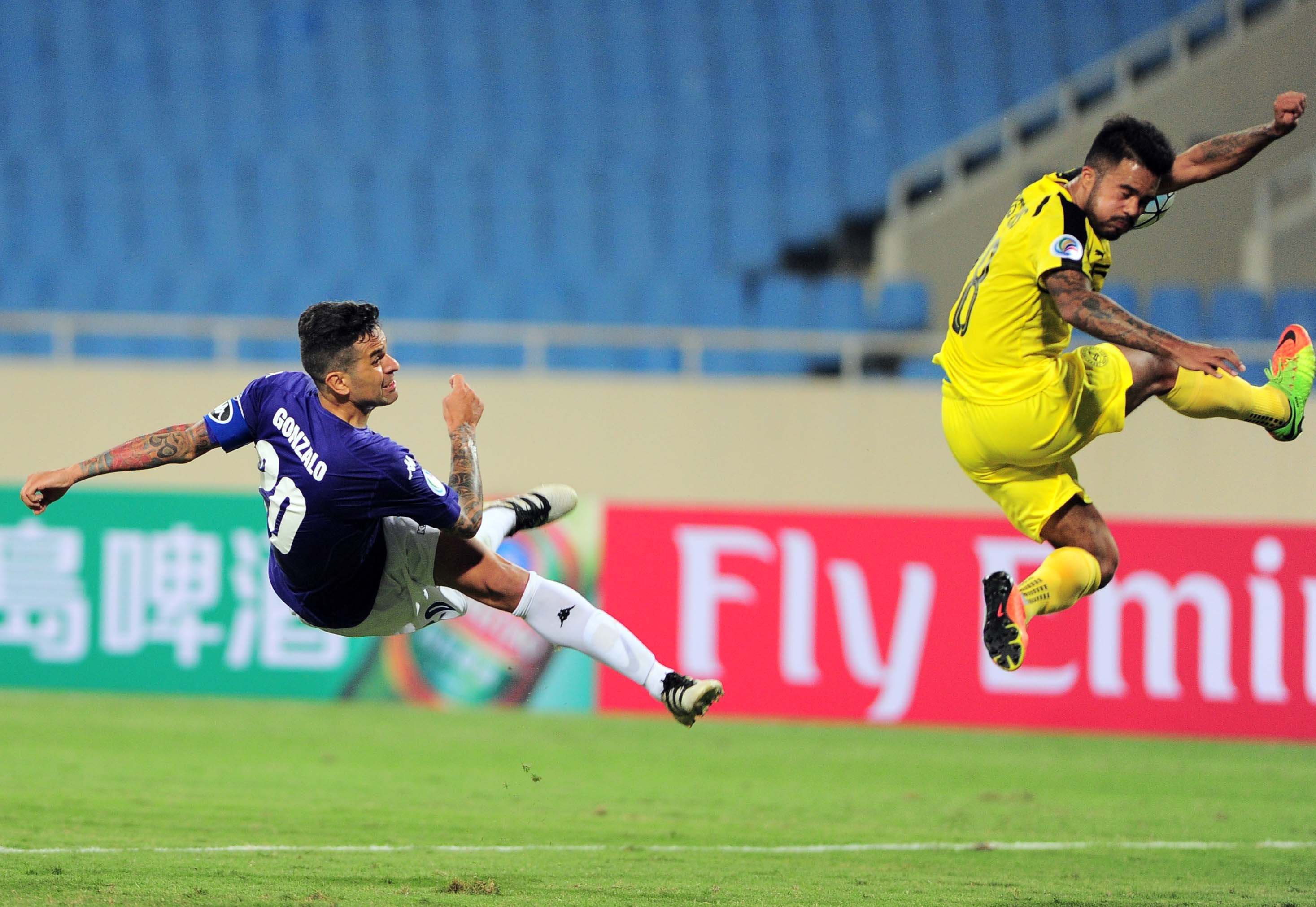 Van Quyet lap sieu pham anh 5