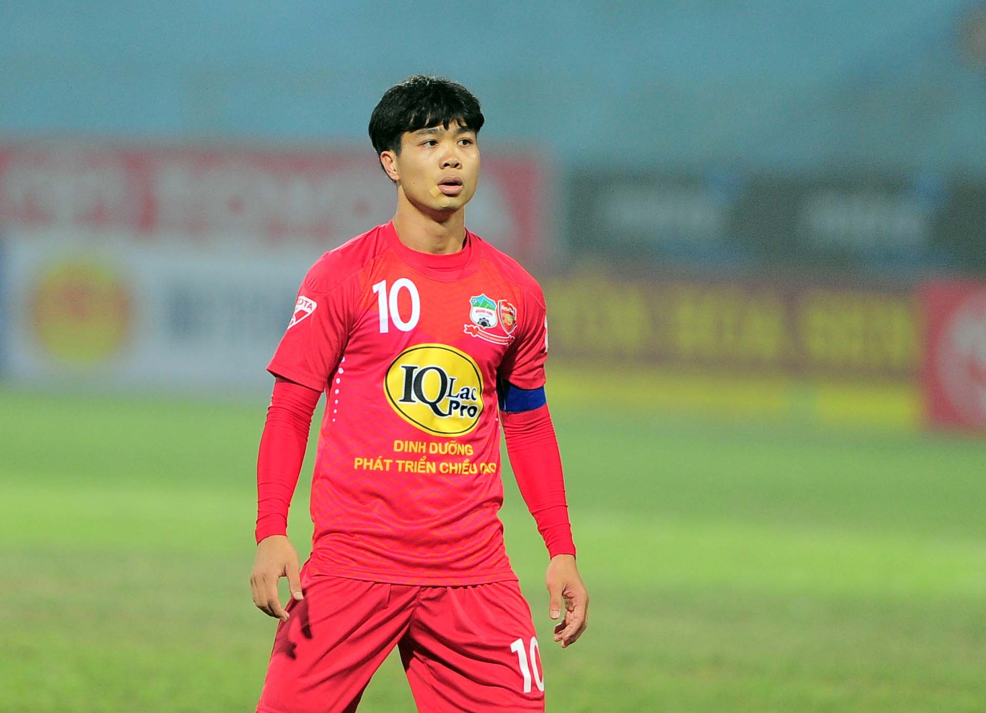 HAGL, noi bao luc san co khong chon dung than hinh anh