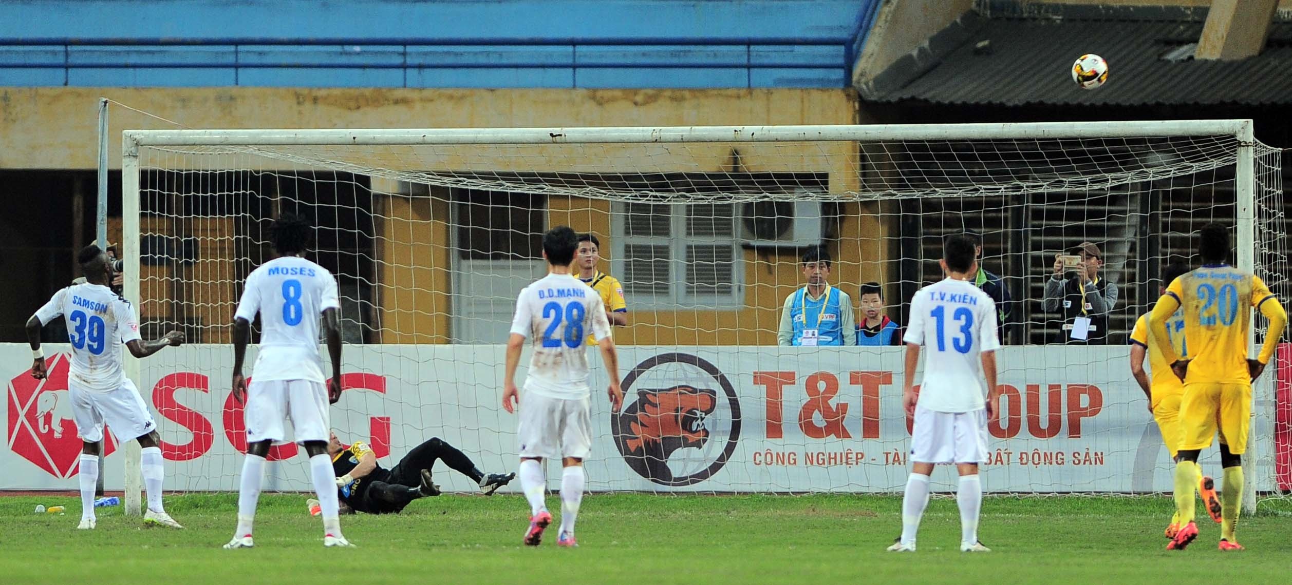 cau thu doi xu trong tai anh 4