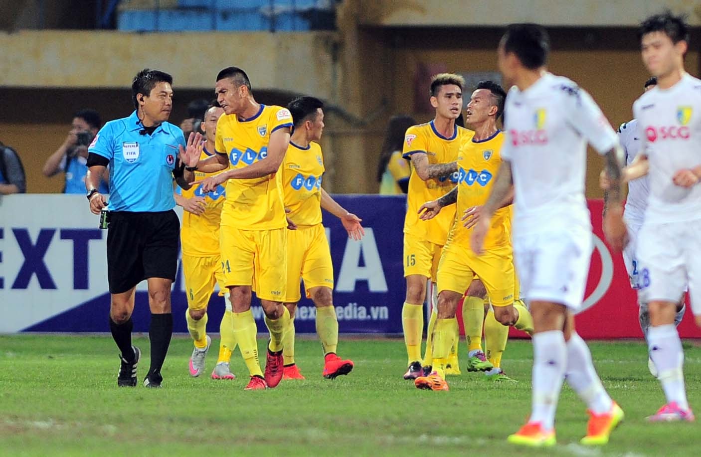 cau thu doi xu trong tai anh 3